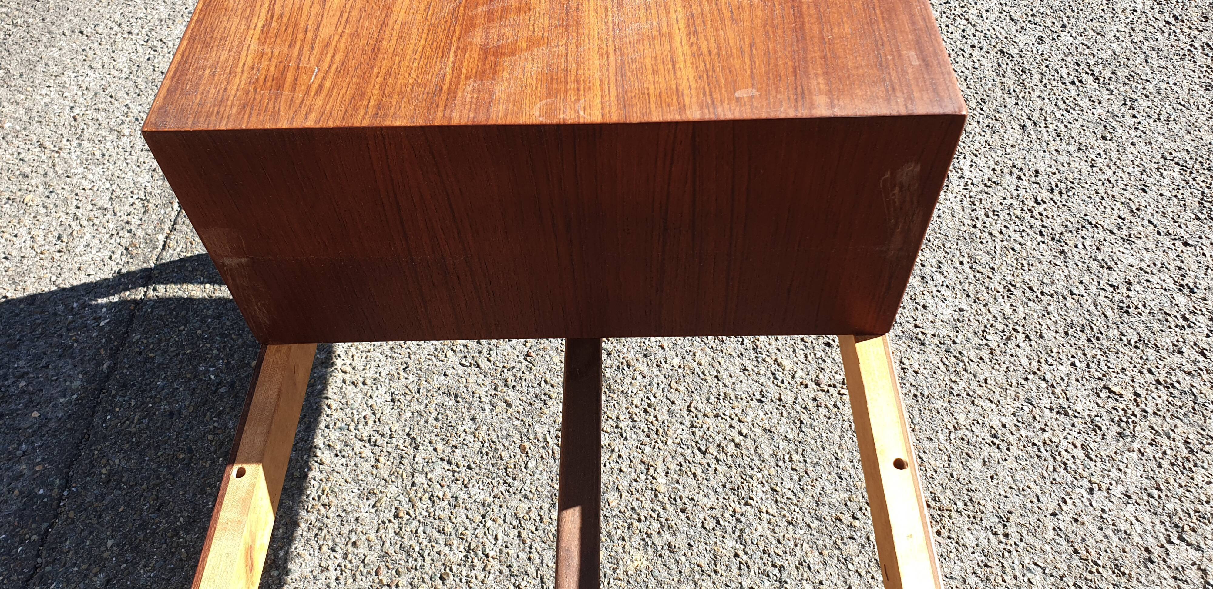 Desing 60 entry cabinet in swedish teak