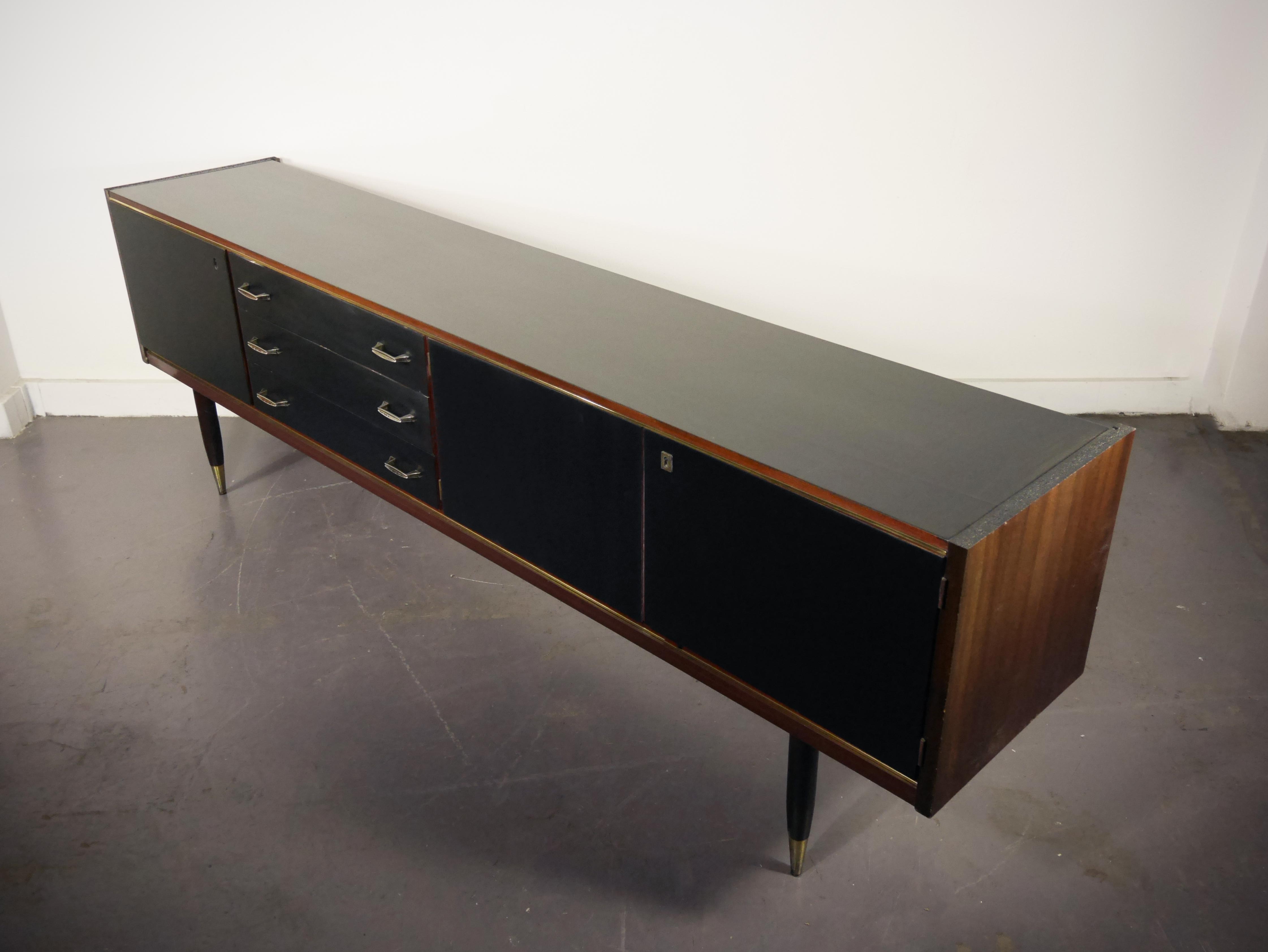 Enfilade noire des années 60