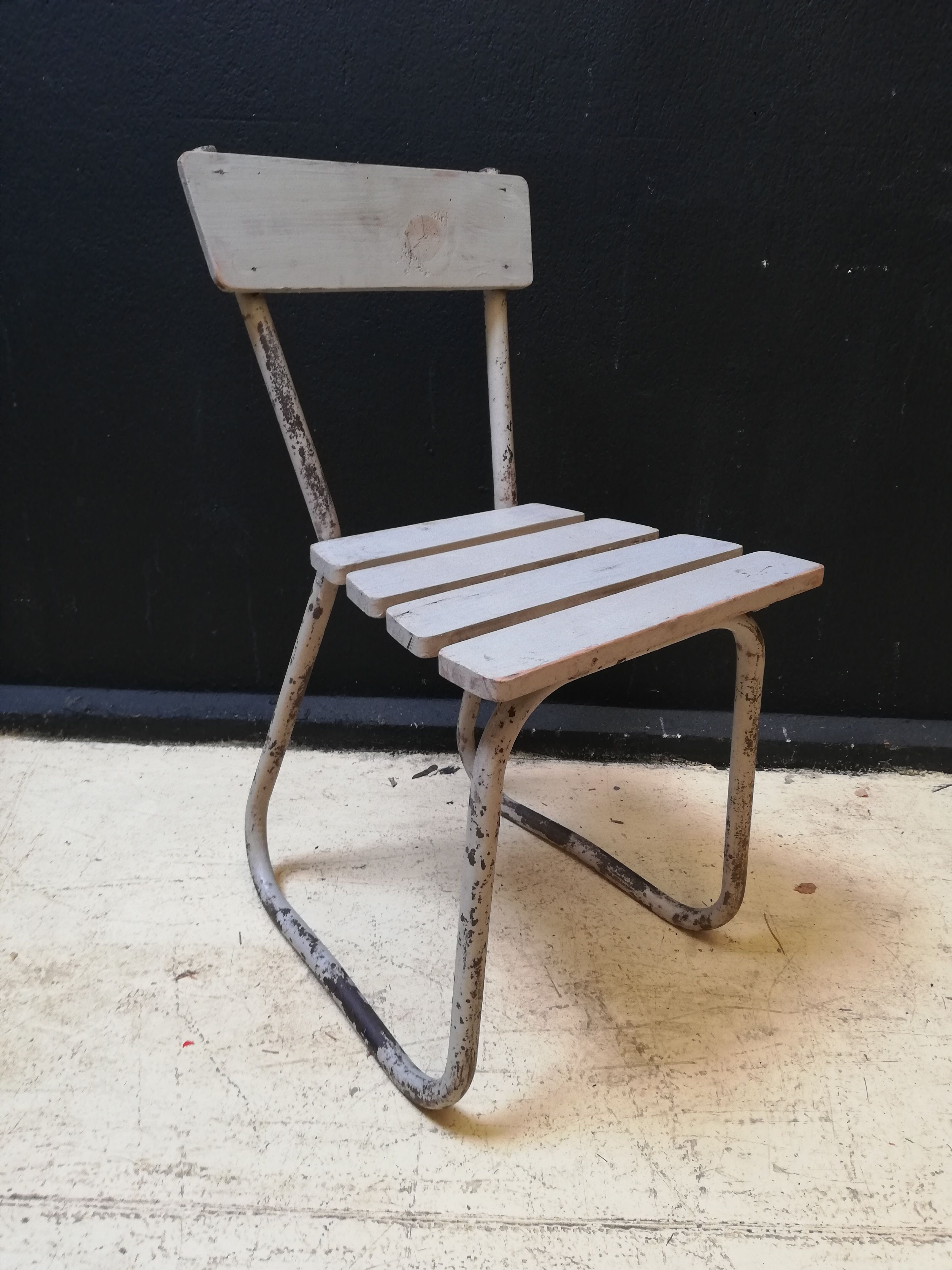 6 vintage garden chairs made of wood and metal