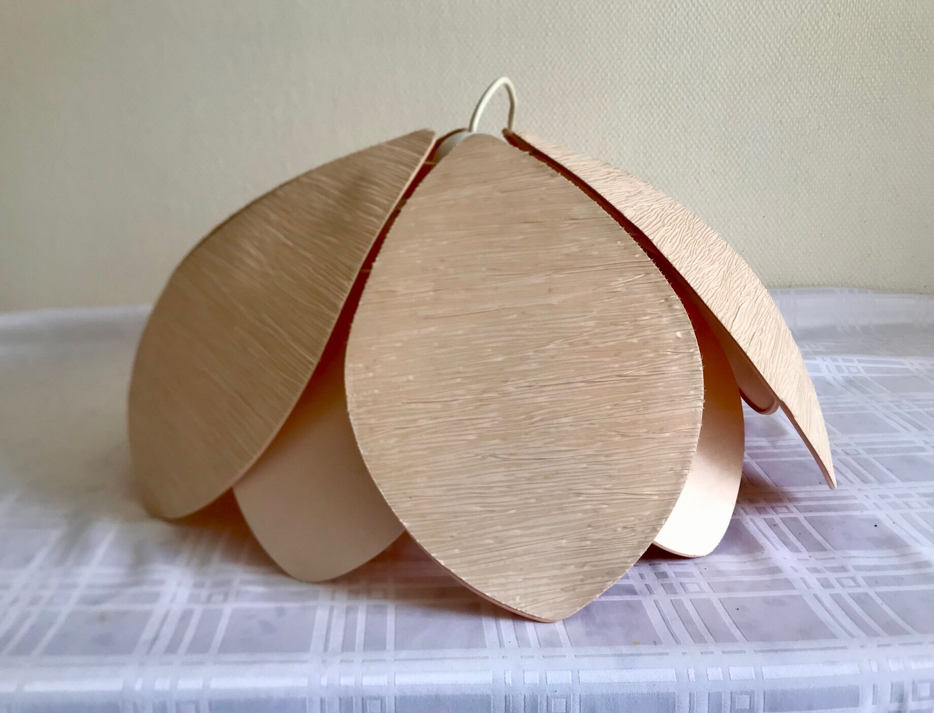 Suspension lotus flower petals