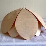 Suspension lotus flower petals