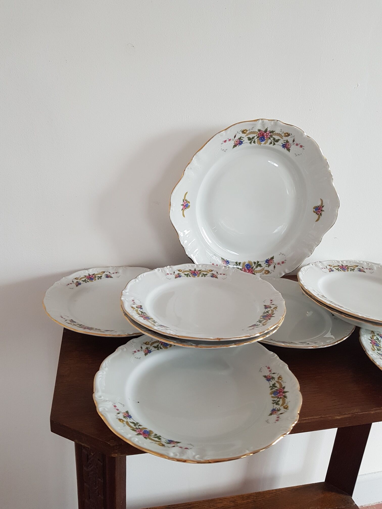 Dessert plates and porcelain dish flowers dessert service