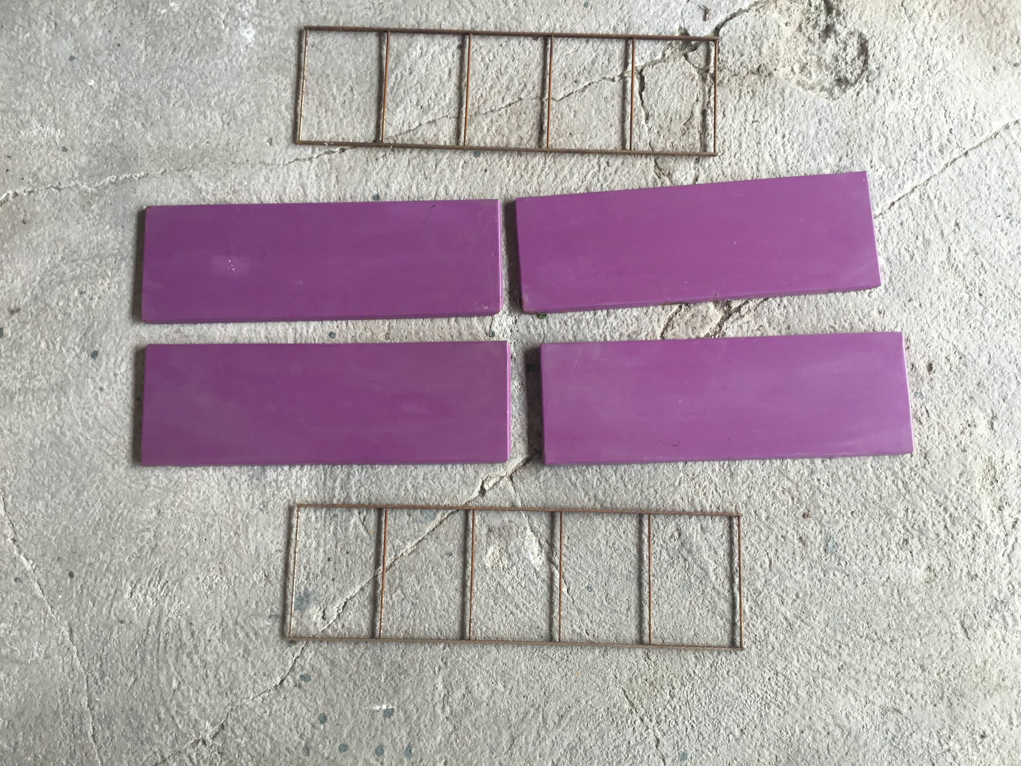 Metal string shelf - 4 purple shelves - vintage 1960