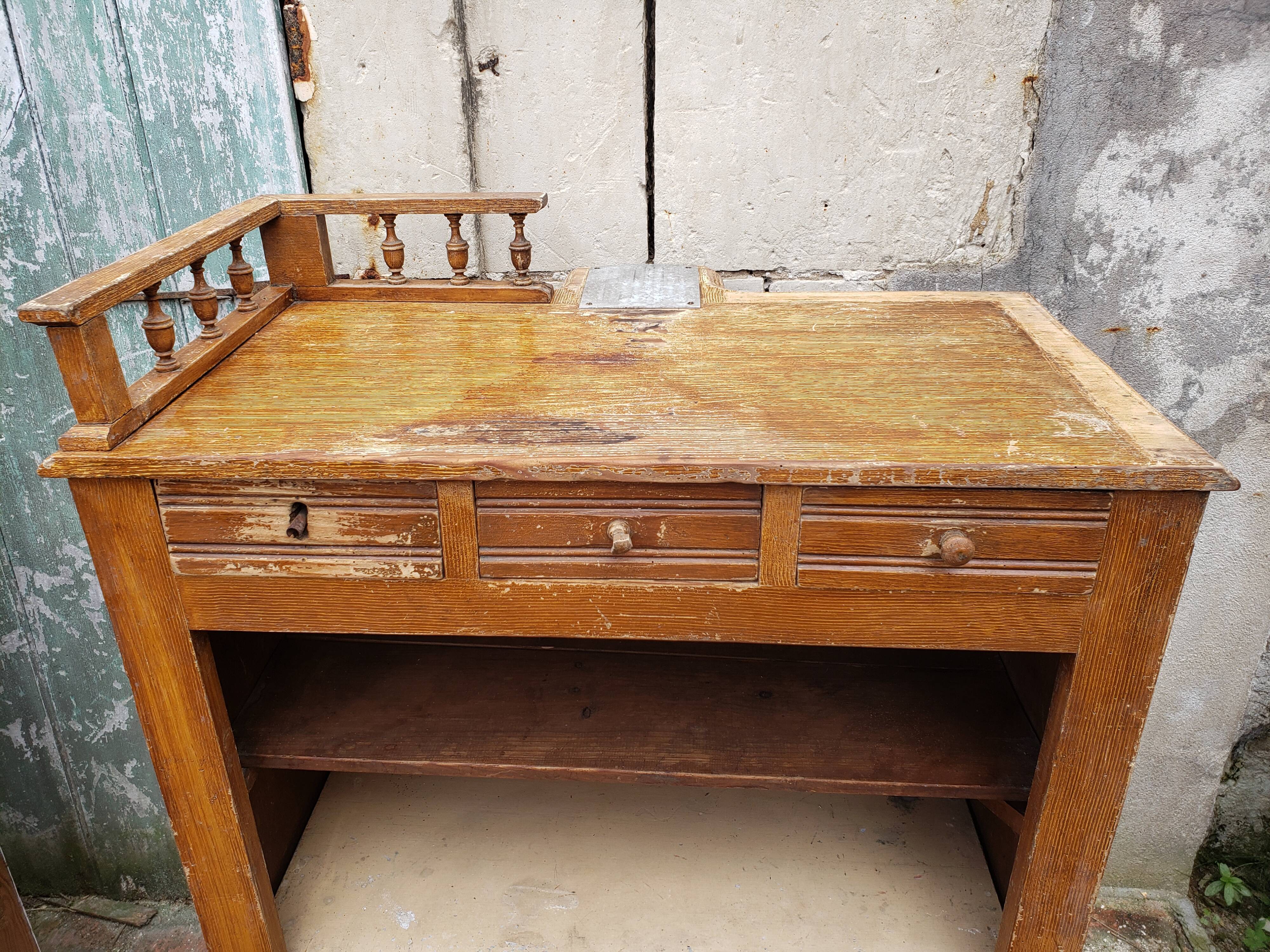 Counter box store furniture store 1900