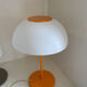 Lampe champignon vintage métal laqué orange et plastique blanc