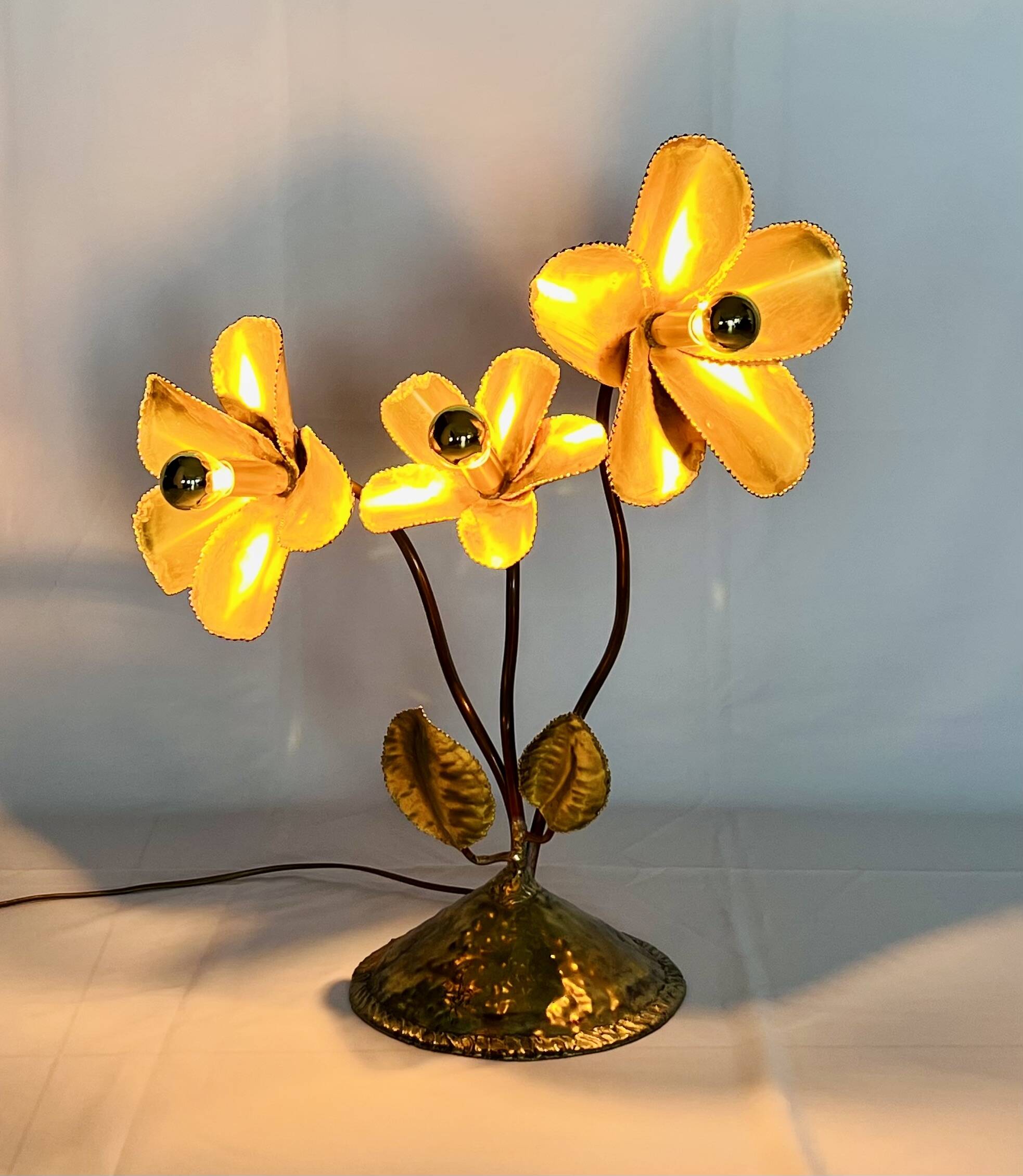 "Nénuphars" lamp by Maison Honoré, Paris, France, 1970s.