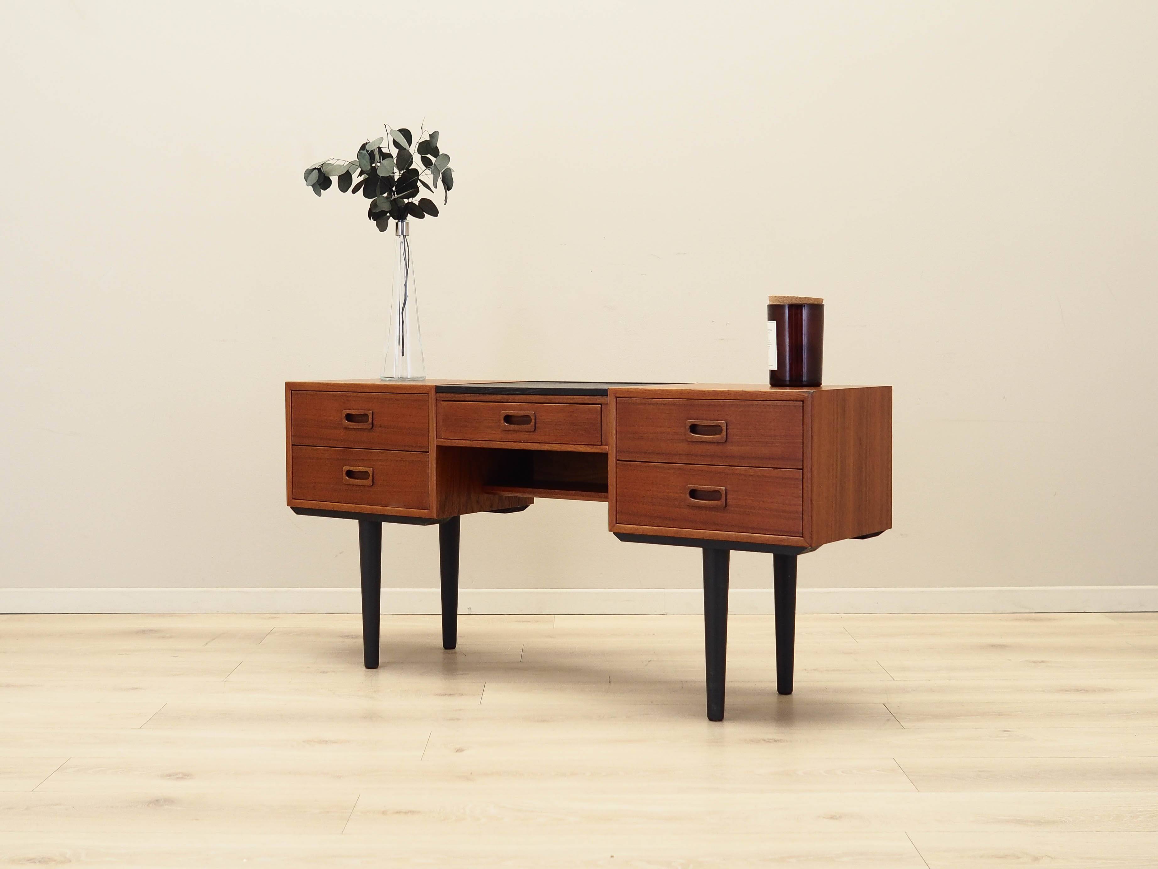 Coiffeuse en teck, design danois, années 1970, production : Danemark