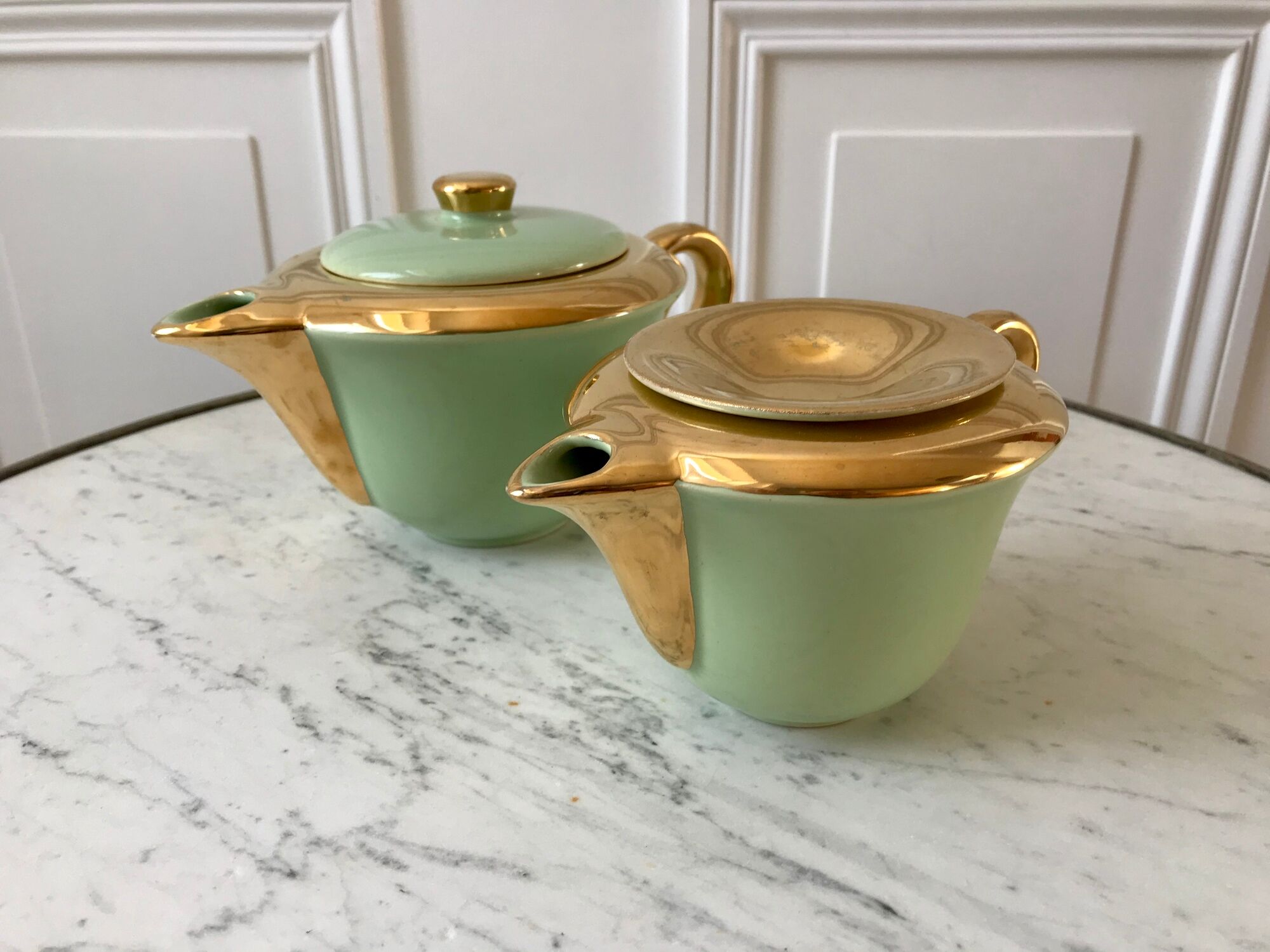 Duo of teapot and green milk pot sage 50s