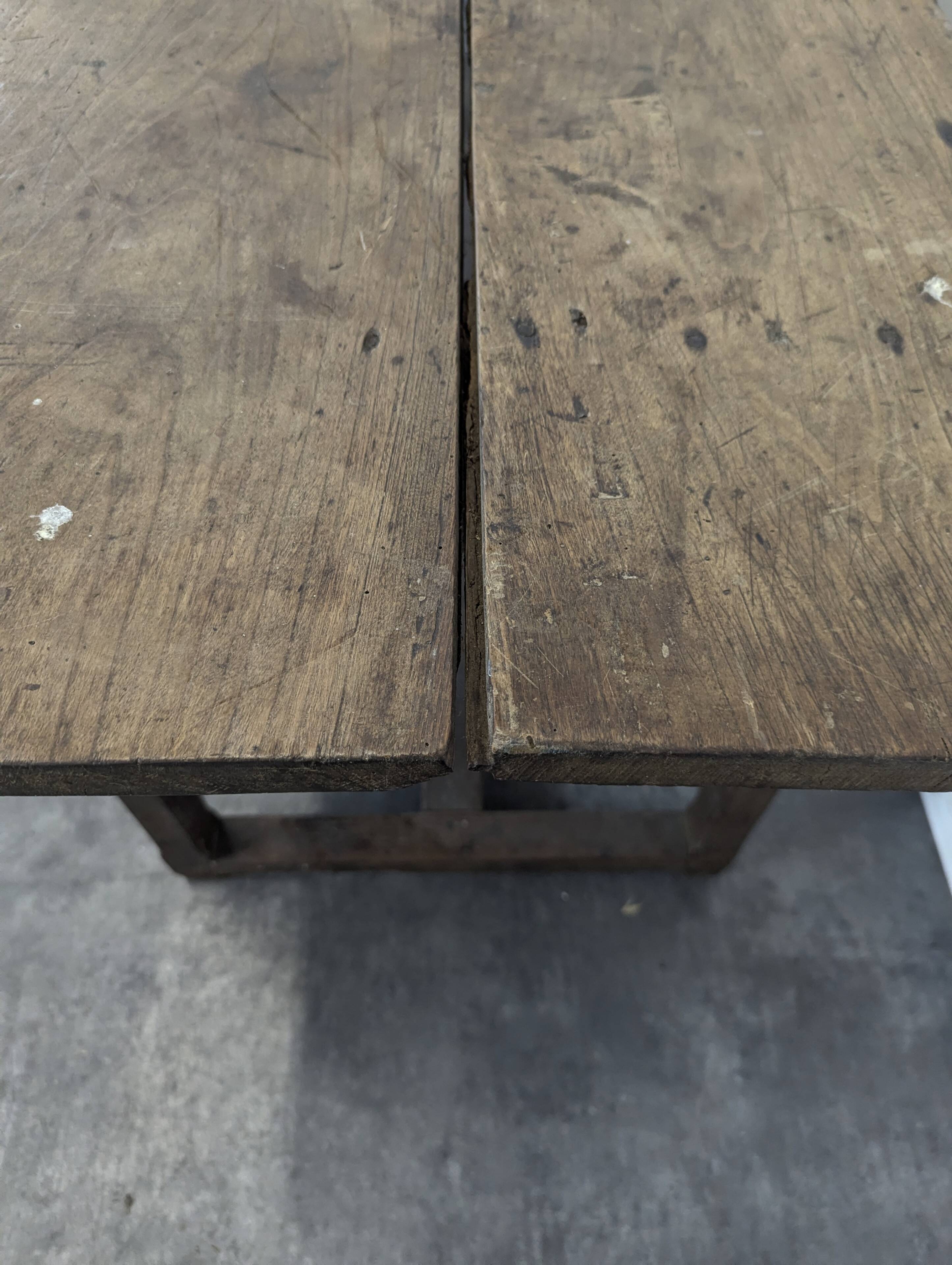 Table de ferme rustique