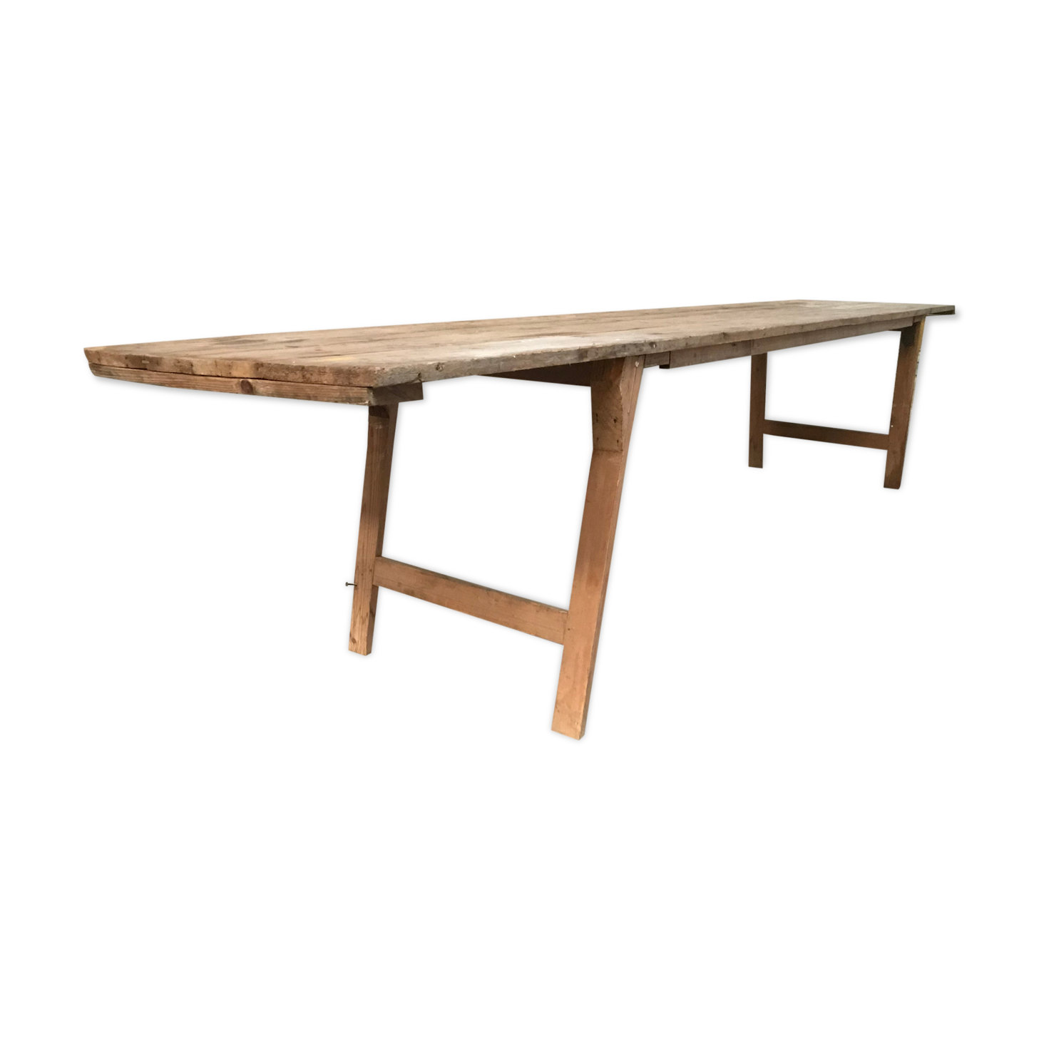 So-called "beater" farm table