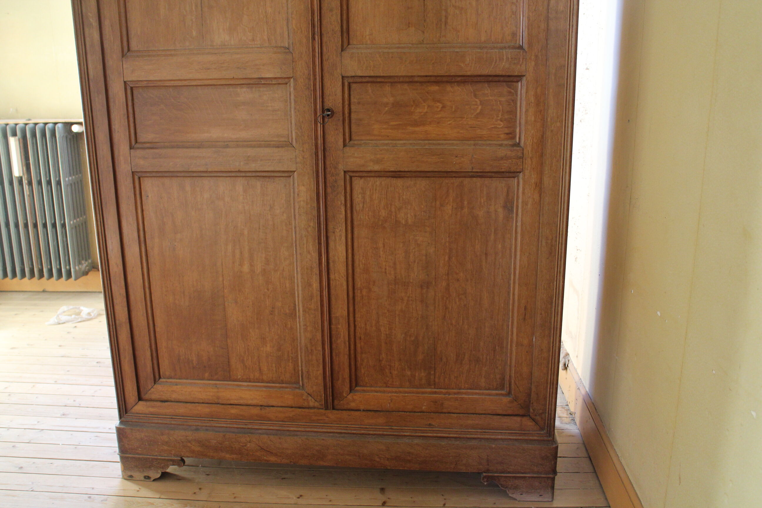 Armoire en chêne clair XIX ème