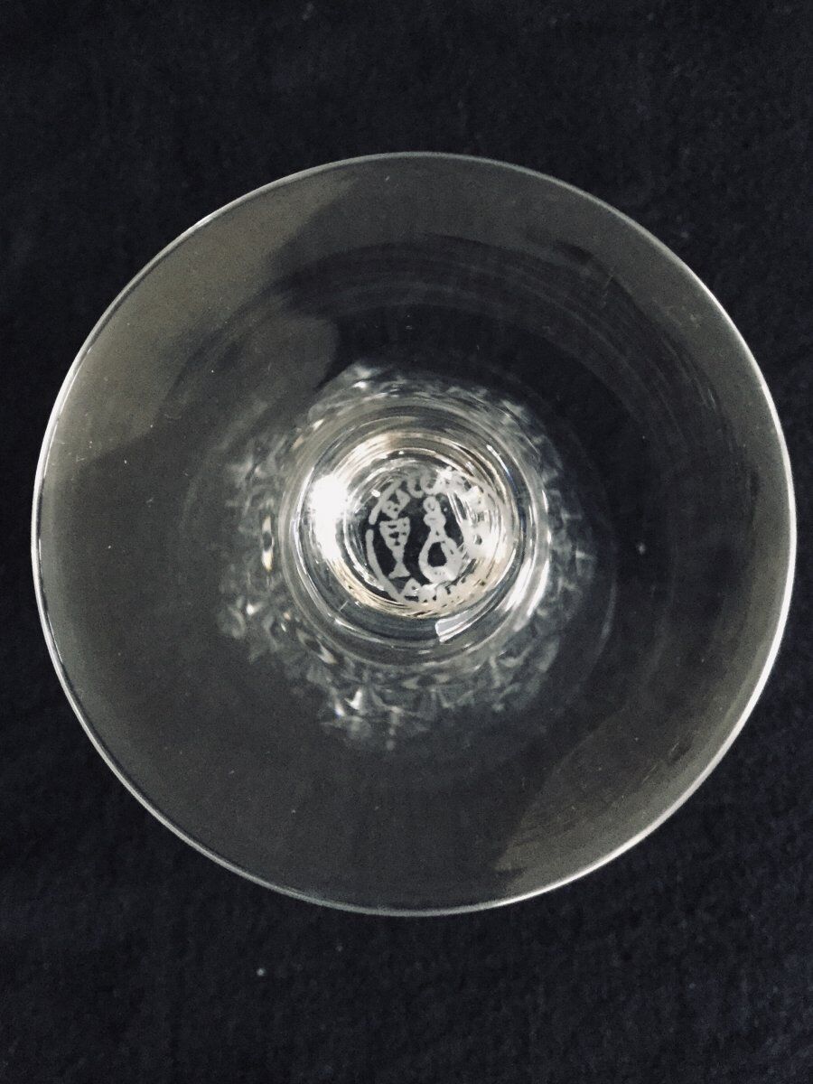 Set of 11 white wine glasses in Baccarat crystal carcassonne model