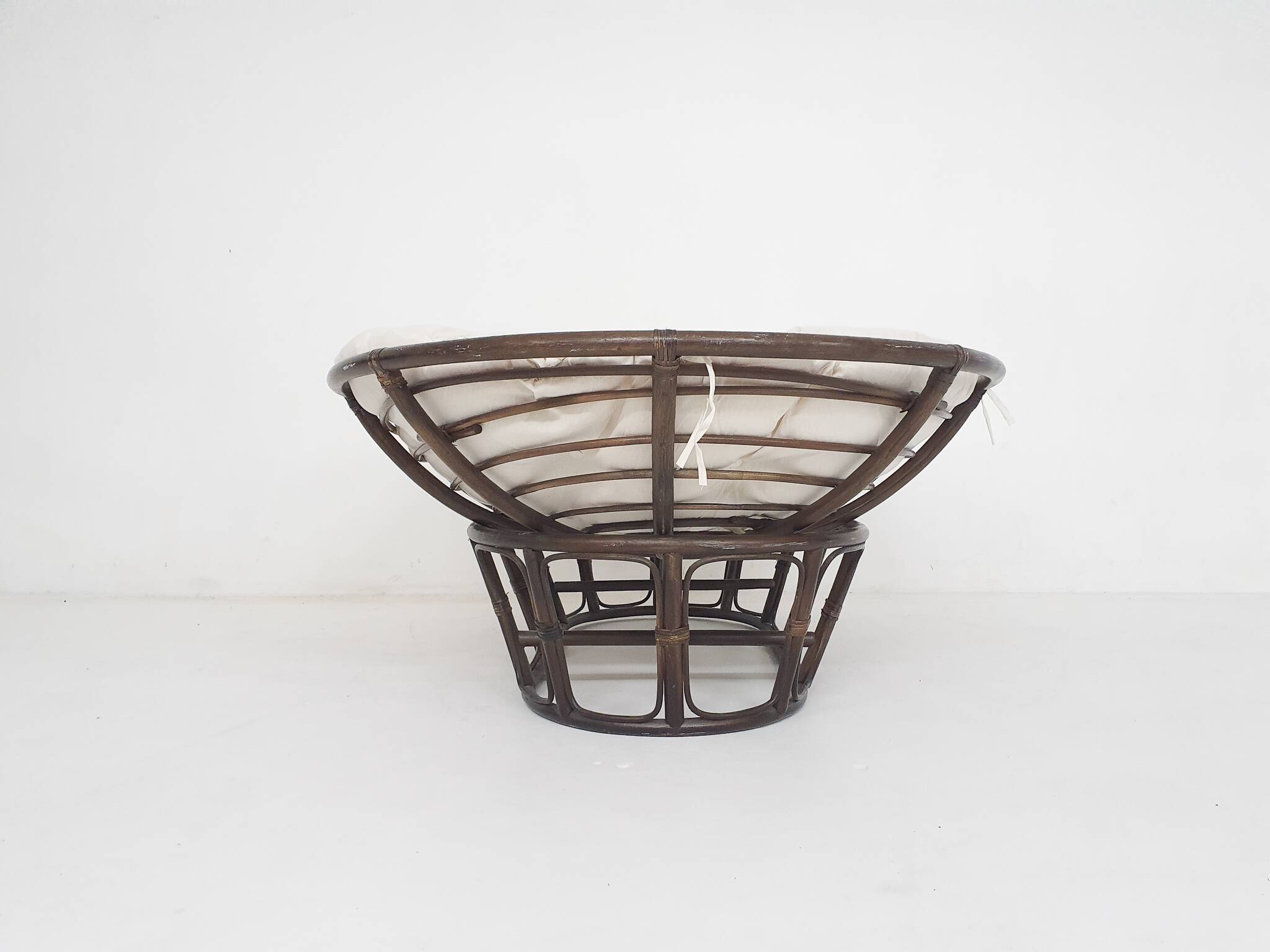 Manou two seater sofa with linnen cushion, The Netherlands 1970's