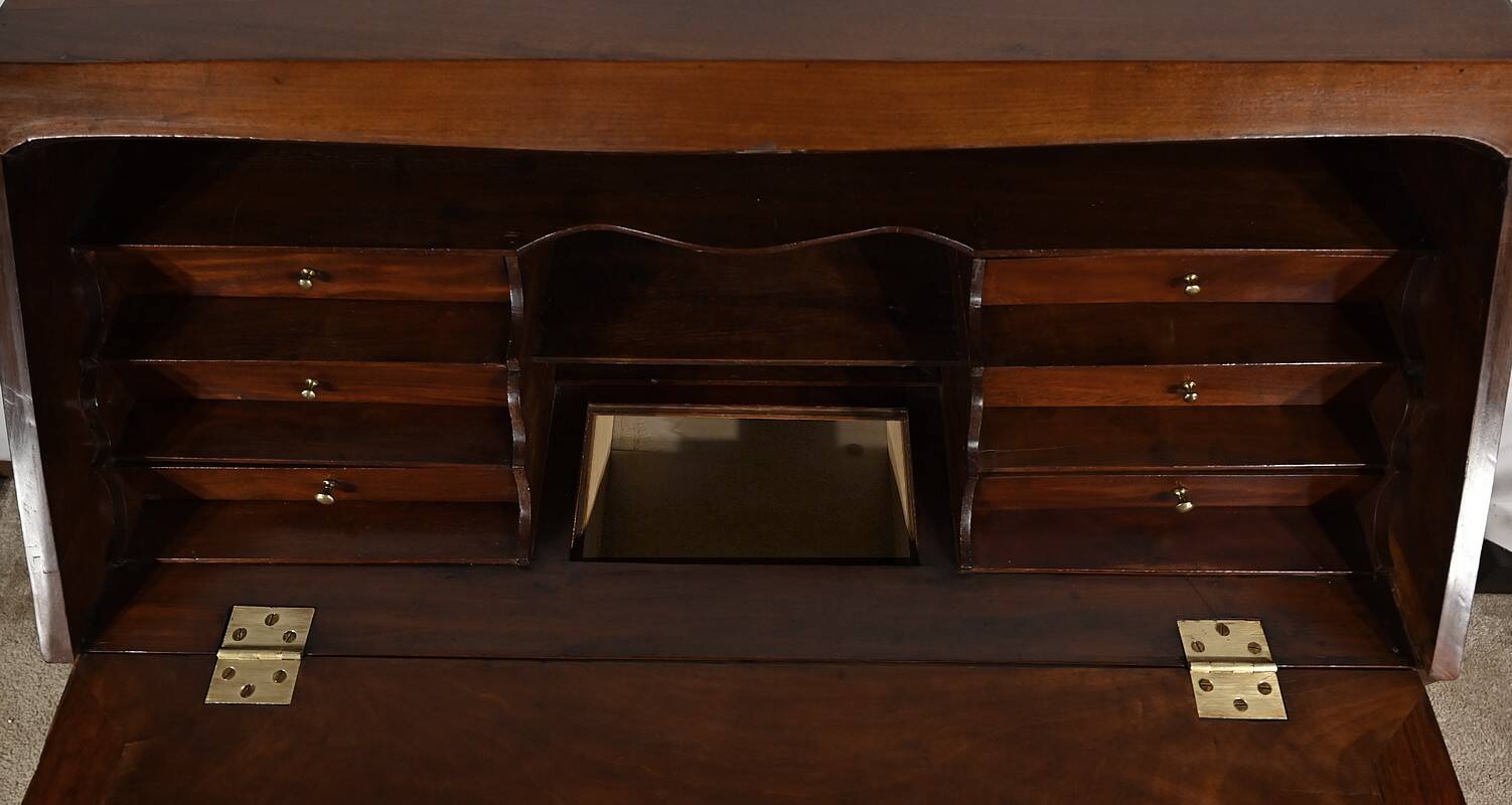 Small Port Desk in Cuban Mahogany, Louis XV – 18th Century