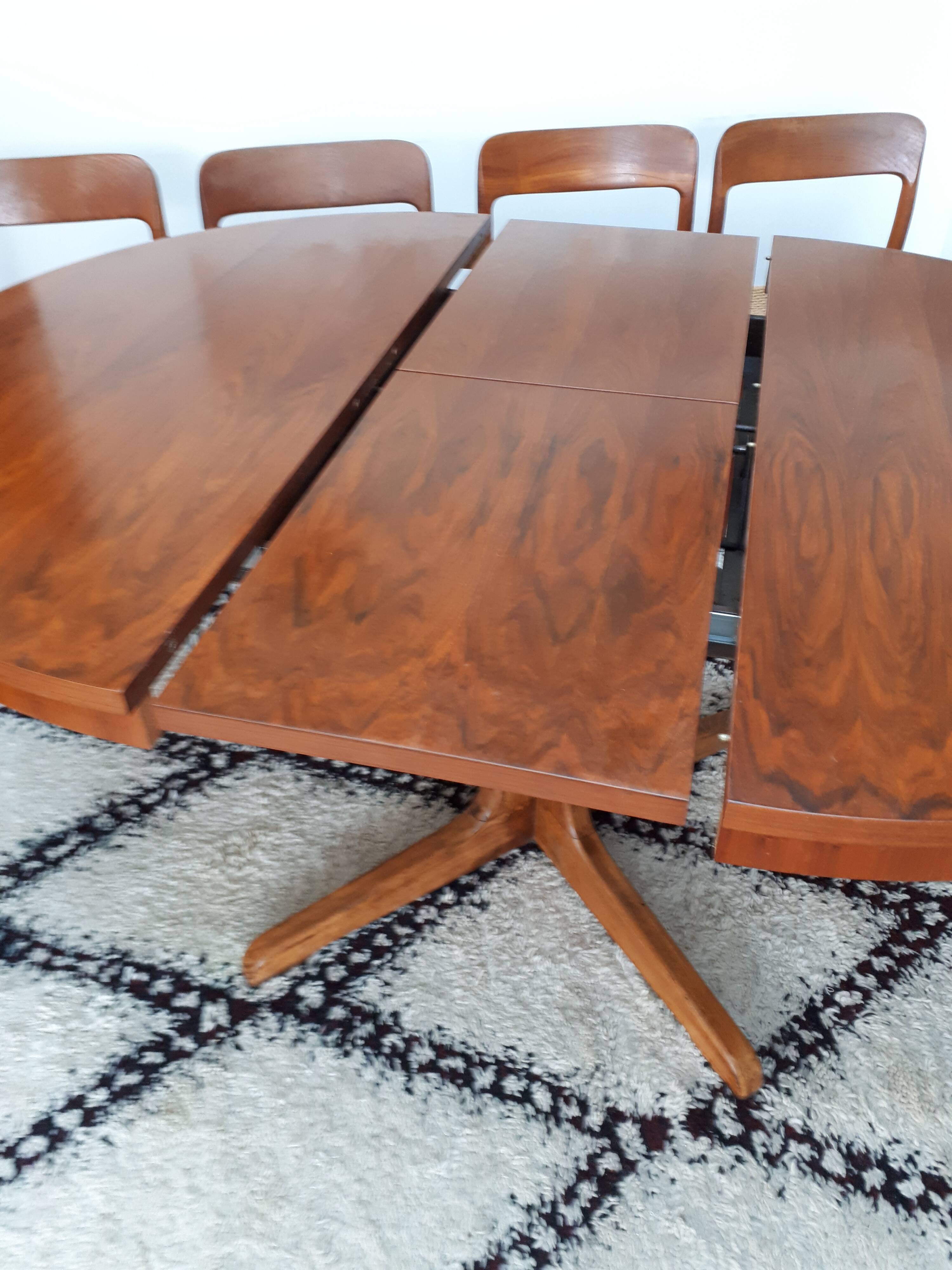 Table ronde par Baumann des années 60