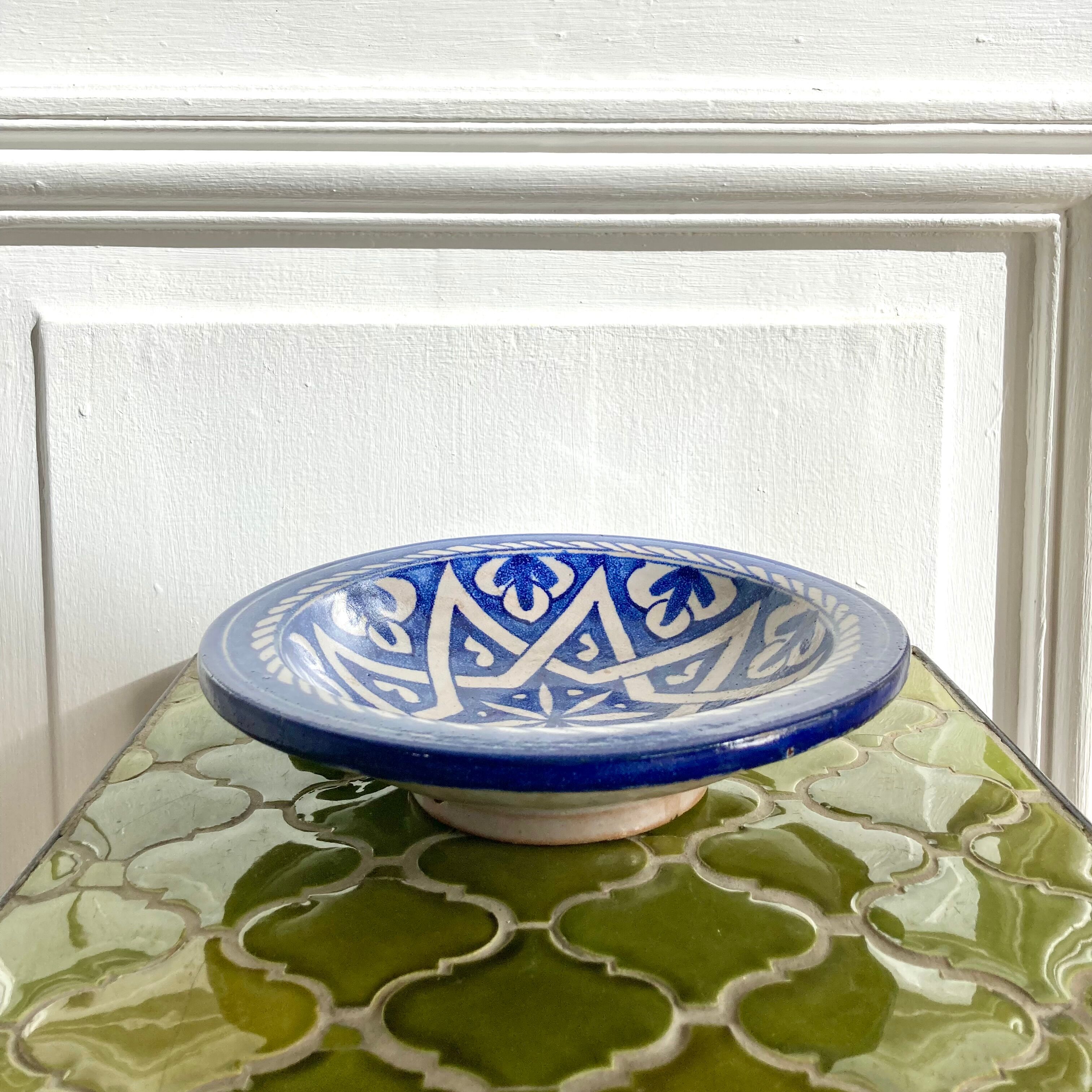 Ceramic cutting pocket tray