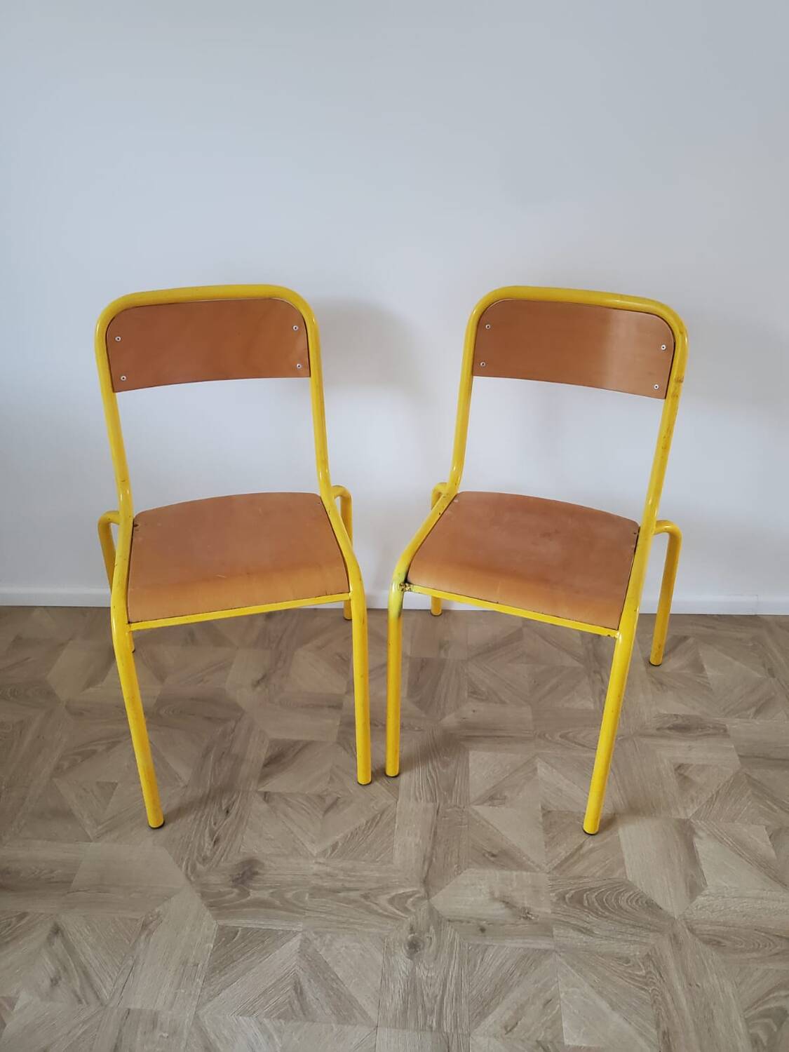 Set of 2 school chairs