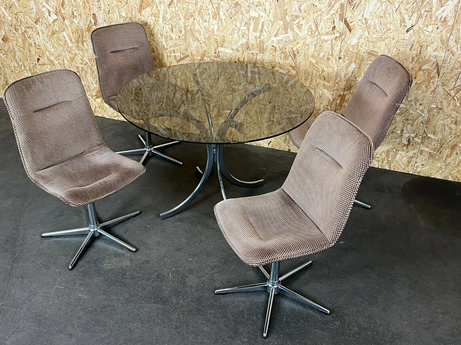 4 chaises & table des années 60