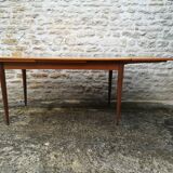 Table scandinave à deux allonges