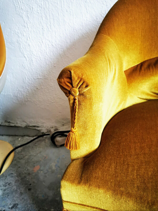 Golden fringed toad armchair