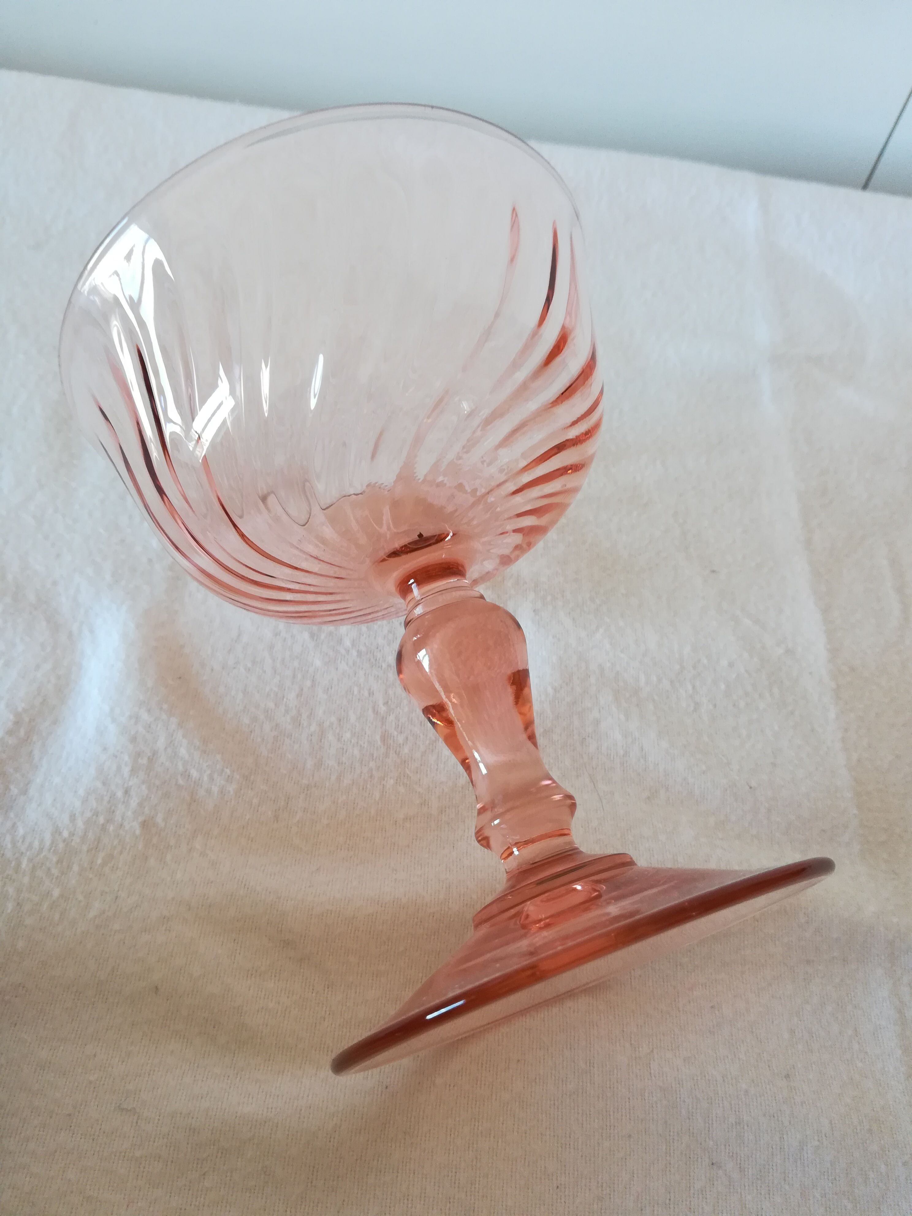 Suite of 6 pink cups