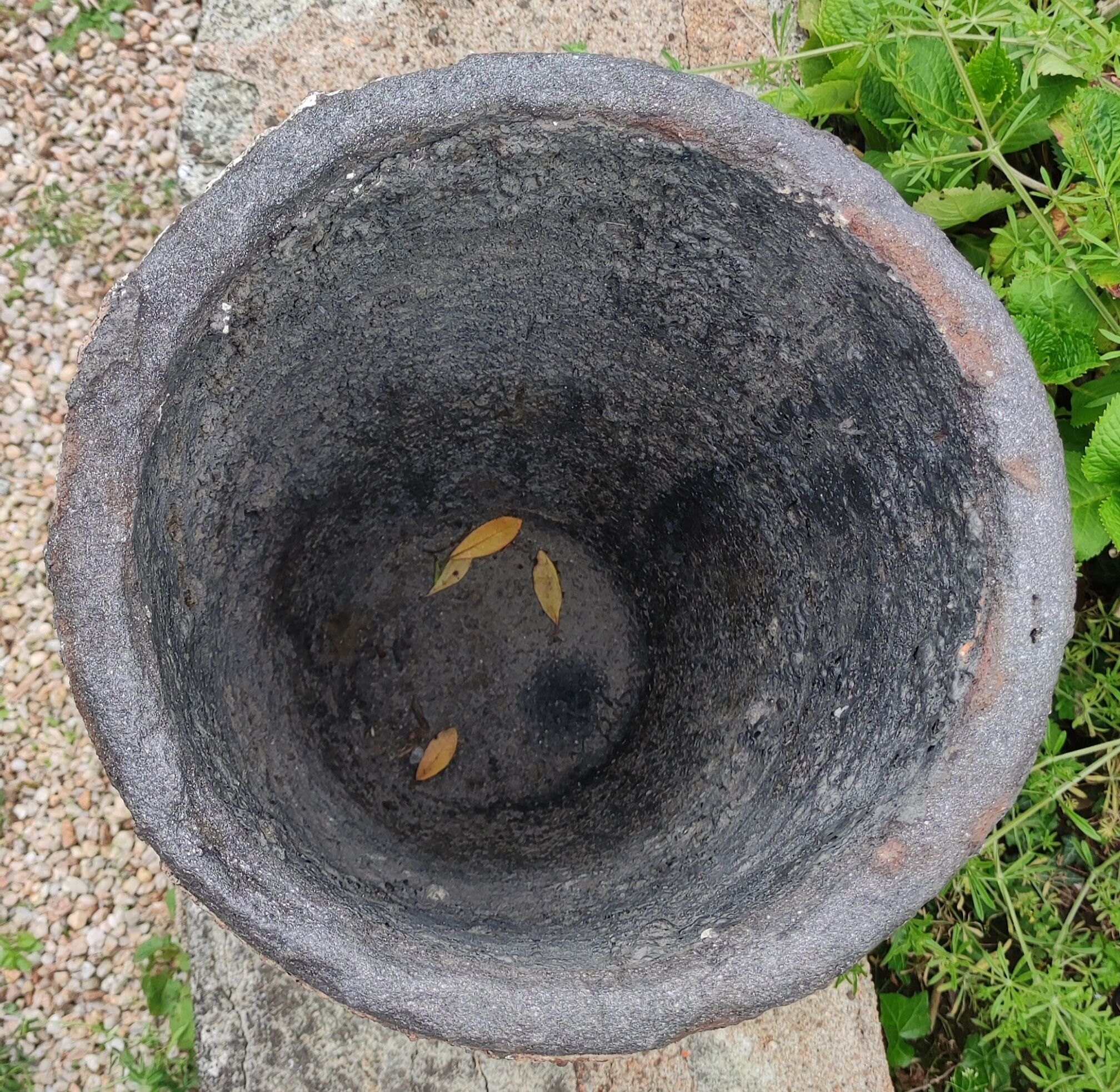 Former foundry/industrial decoration crucible