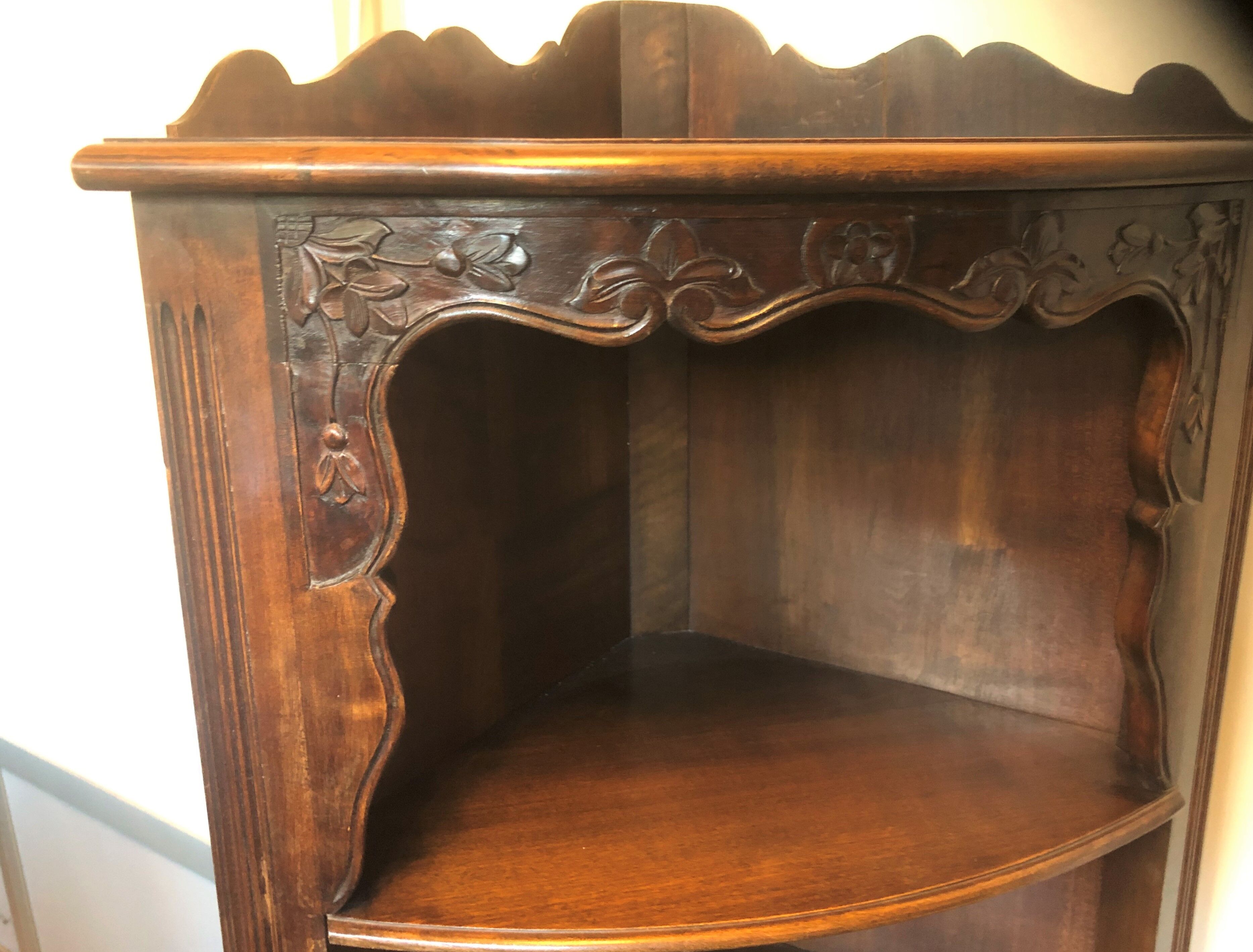 Ancient carved solid wood notch - Furniture - Corner shelf.