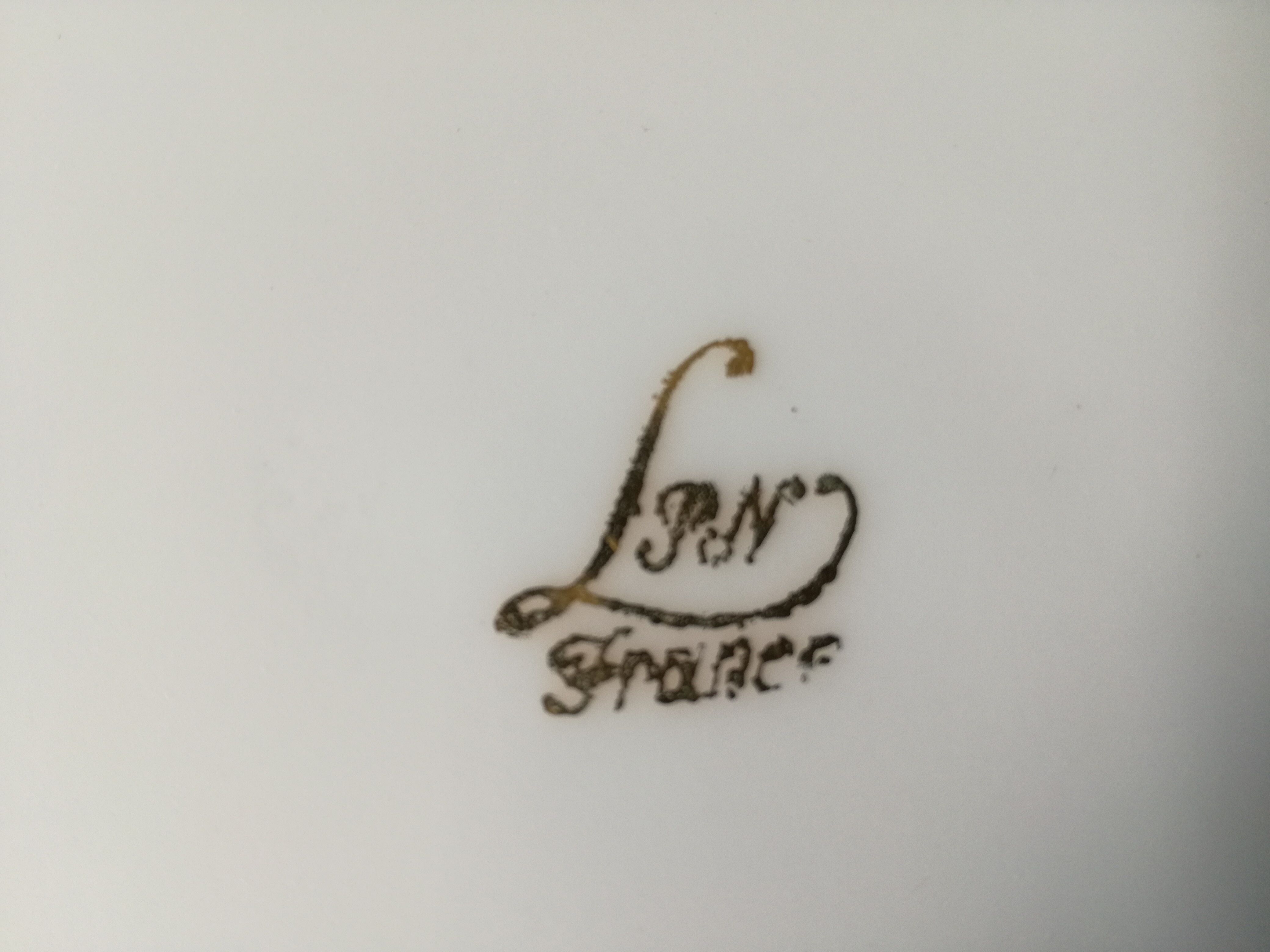 12 dessert plates in Limoges porcelain