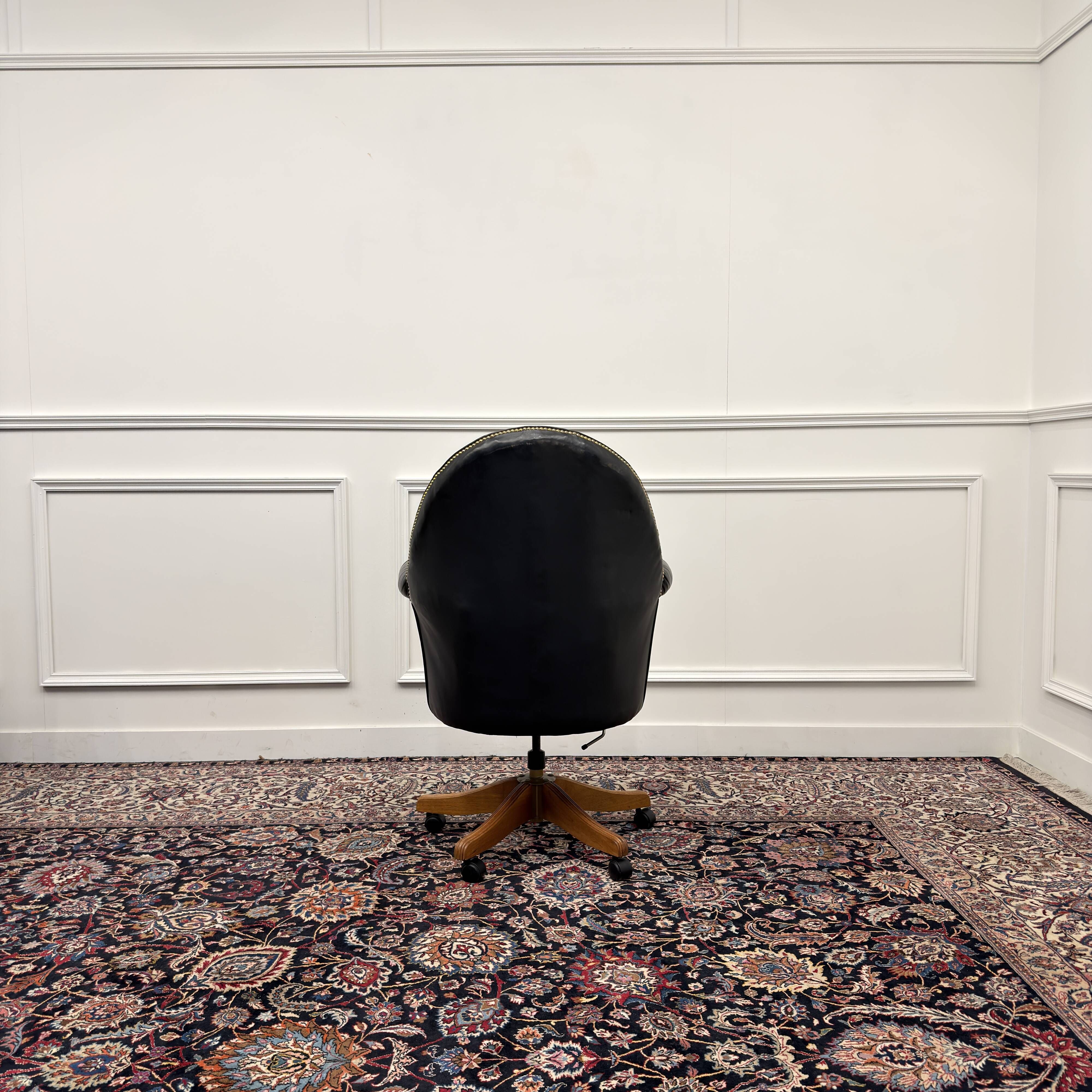 Classic English Chesterfield Desk Chair Black