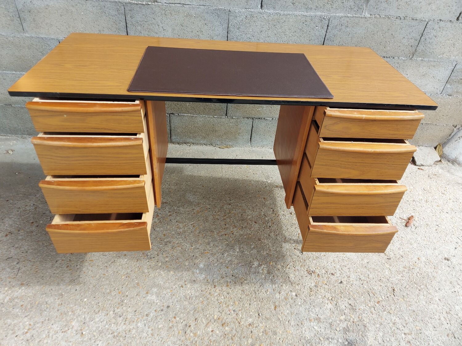 Adult desk, scandinavian type, 1970 and roneo chair