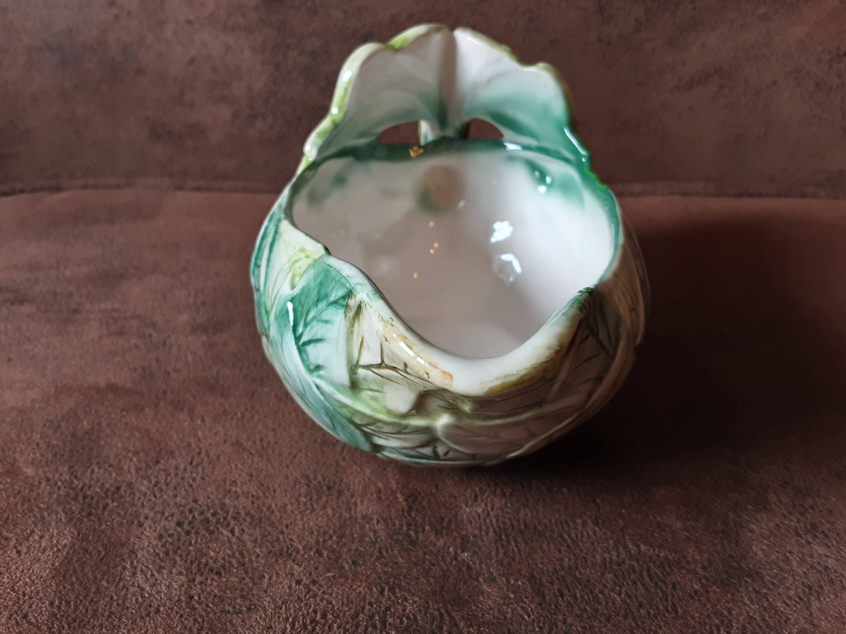 Gravy boat in barbotine style