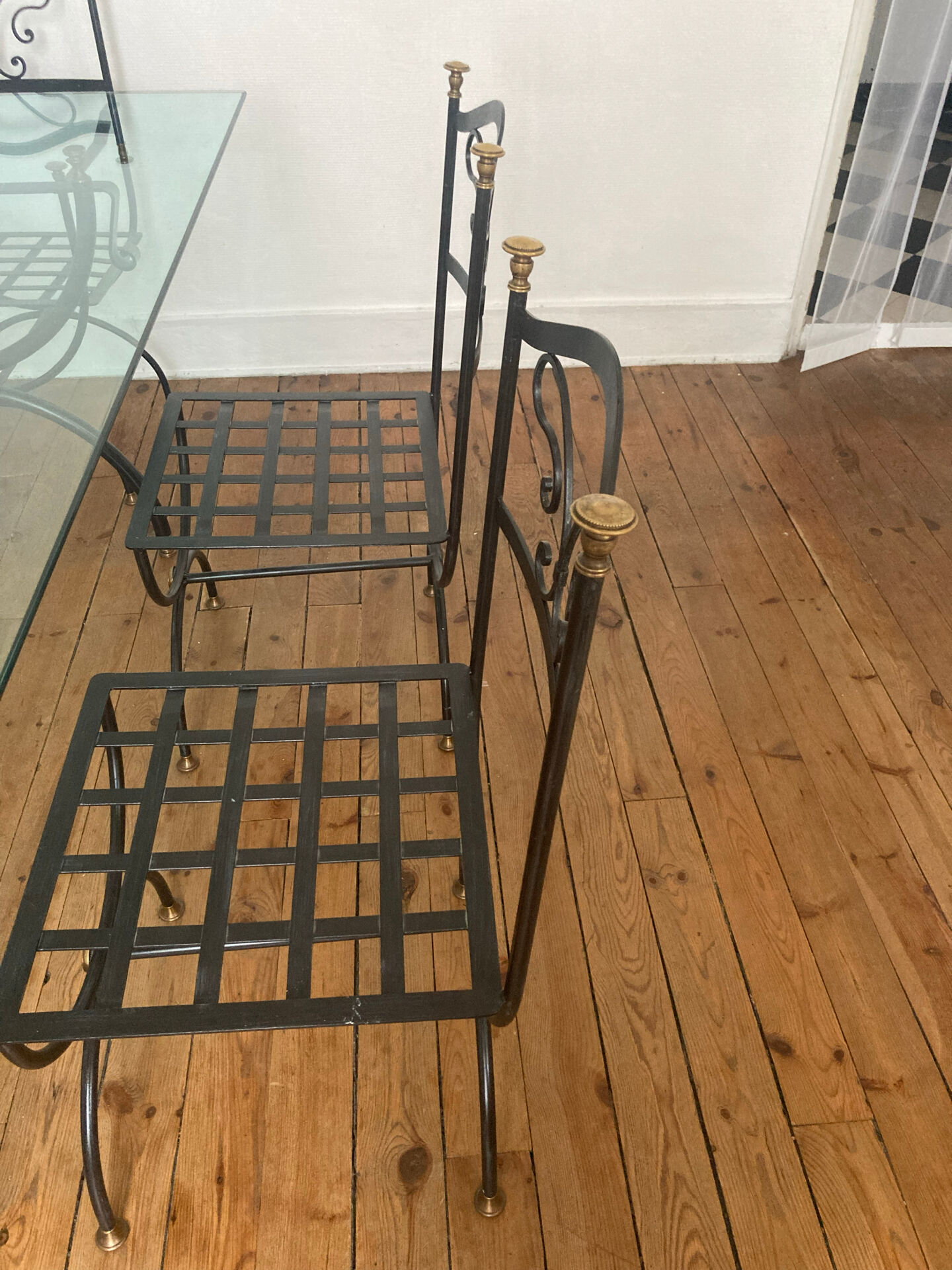 Ensemble table et chaise de fabrication ligne métal en fer forgé plein