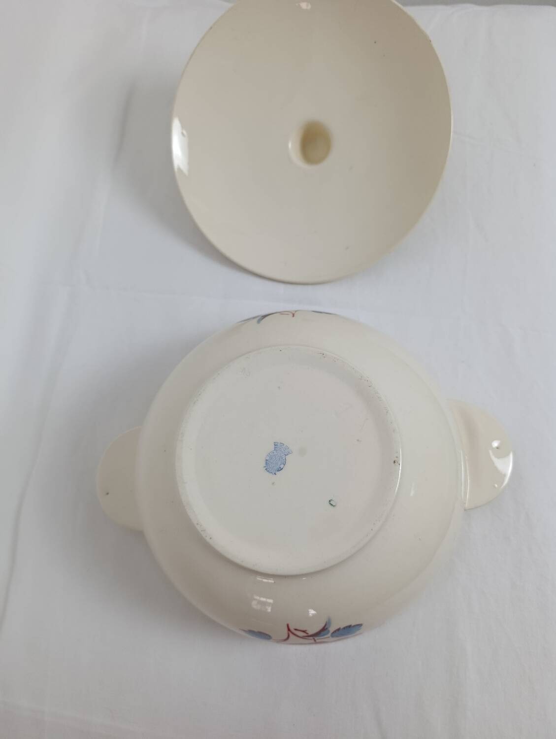 Badonviller soup tureen a la rose in semi-porcelain