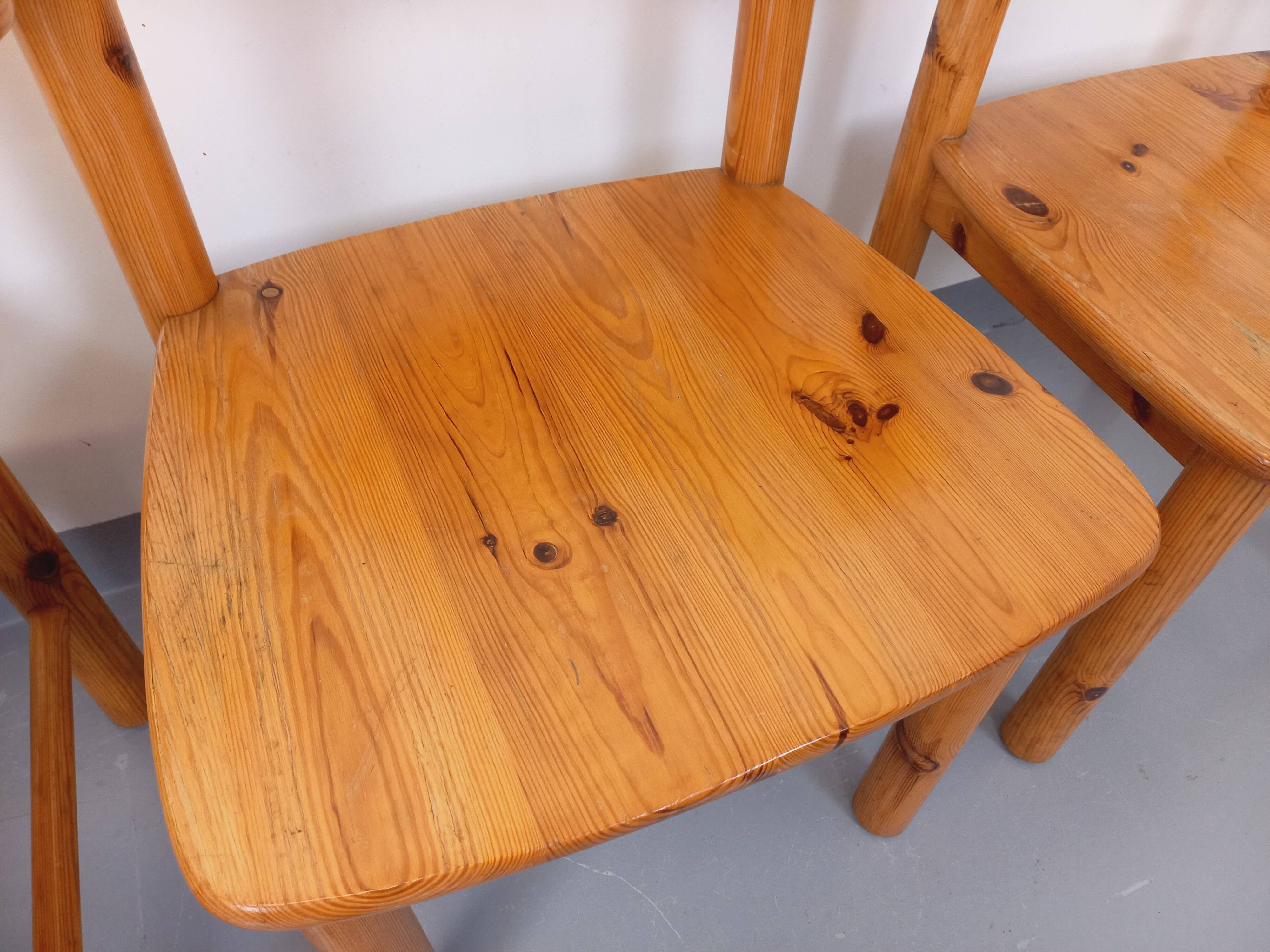 Set of 4 armchairs in pine from the 60s and 70s