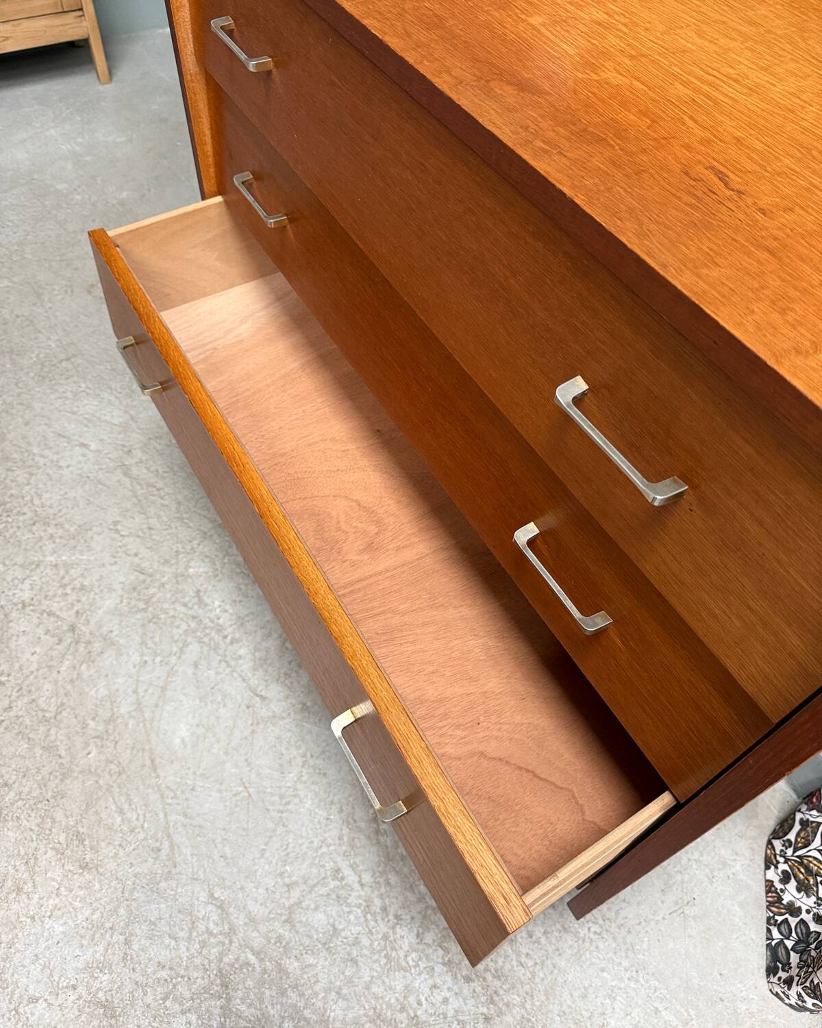 Vintage oak chest of drawers