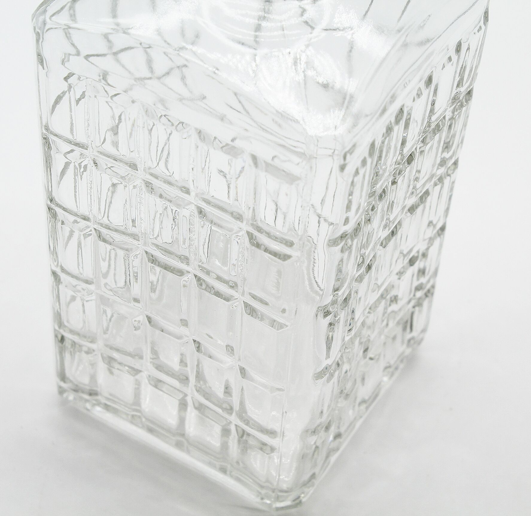 Glass whisky carafe
