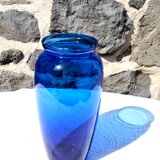 Vase en verre bleu