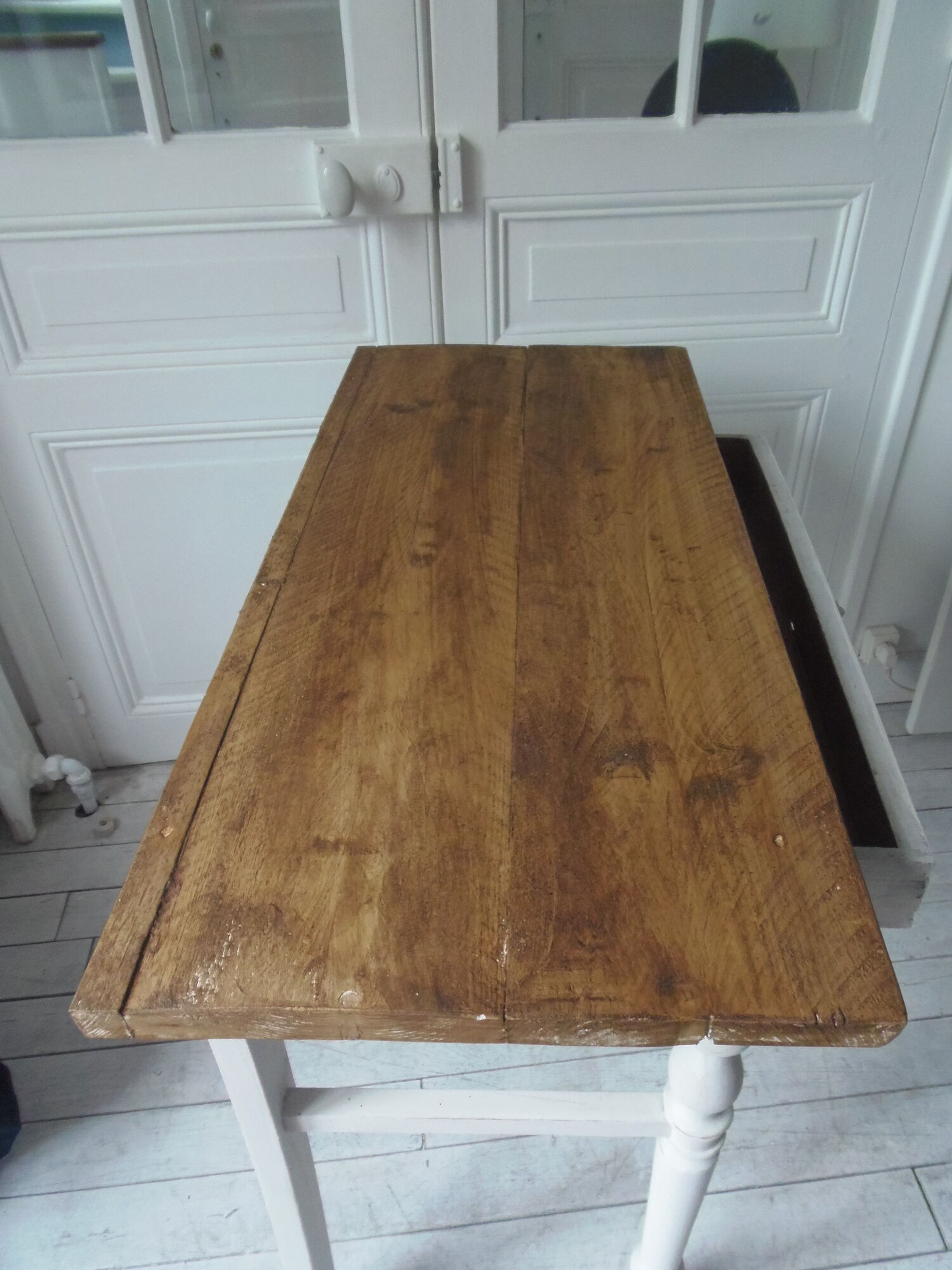 Dessert, old desk, pedestal and pearl grey patinated oak belt, wooden tray