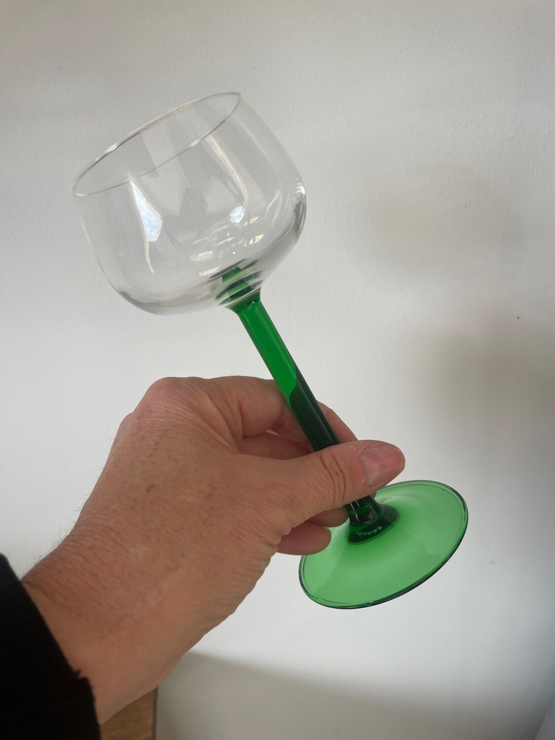 4 Alsace wine glasses, two-tone green stemmed glasses.