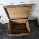 Solid oak safe from the Maubeuge central bank, box no. 475