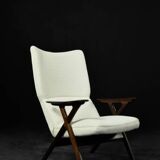 Fauteuil haut de salon vintage en teck et tissu bouclé blanc du milieu du siècle norvégien, années 1960