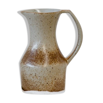 Sandstone pitcher