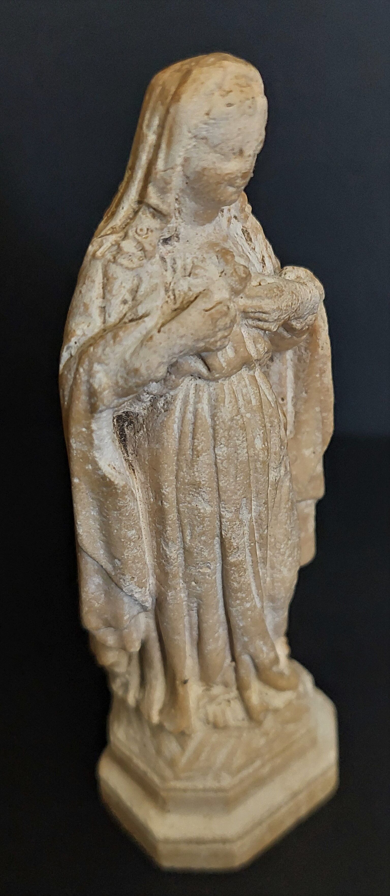 Religious statuette Holy Virgin Sacred Heart in plaster nineteenth century