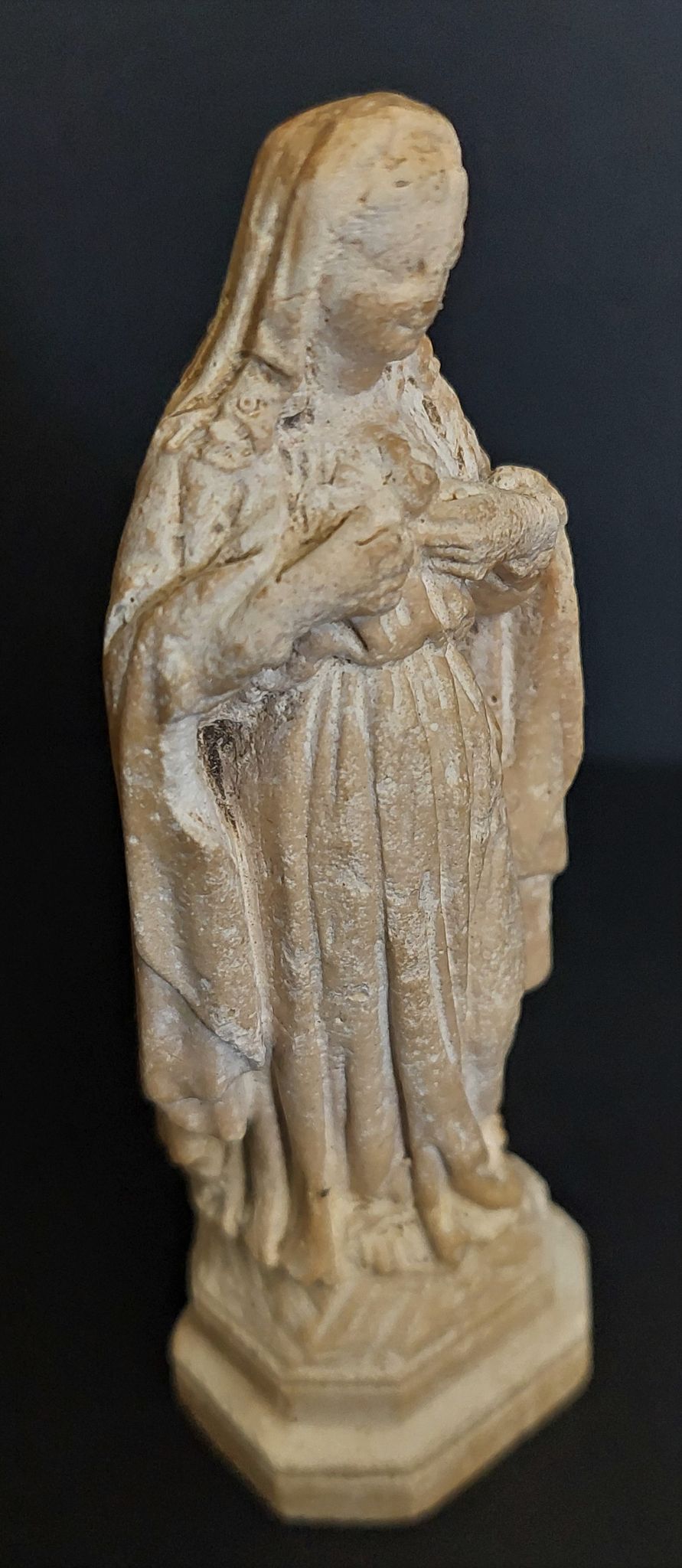 Religious statuette Holy Virgin Sacred Heart in plaster nineteenth century