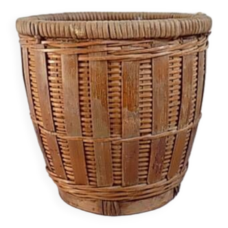 Small rattan plant pot