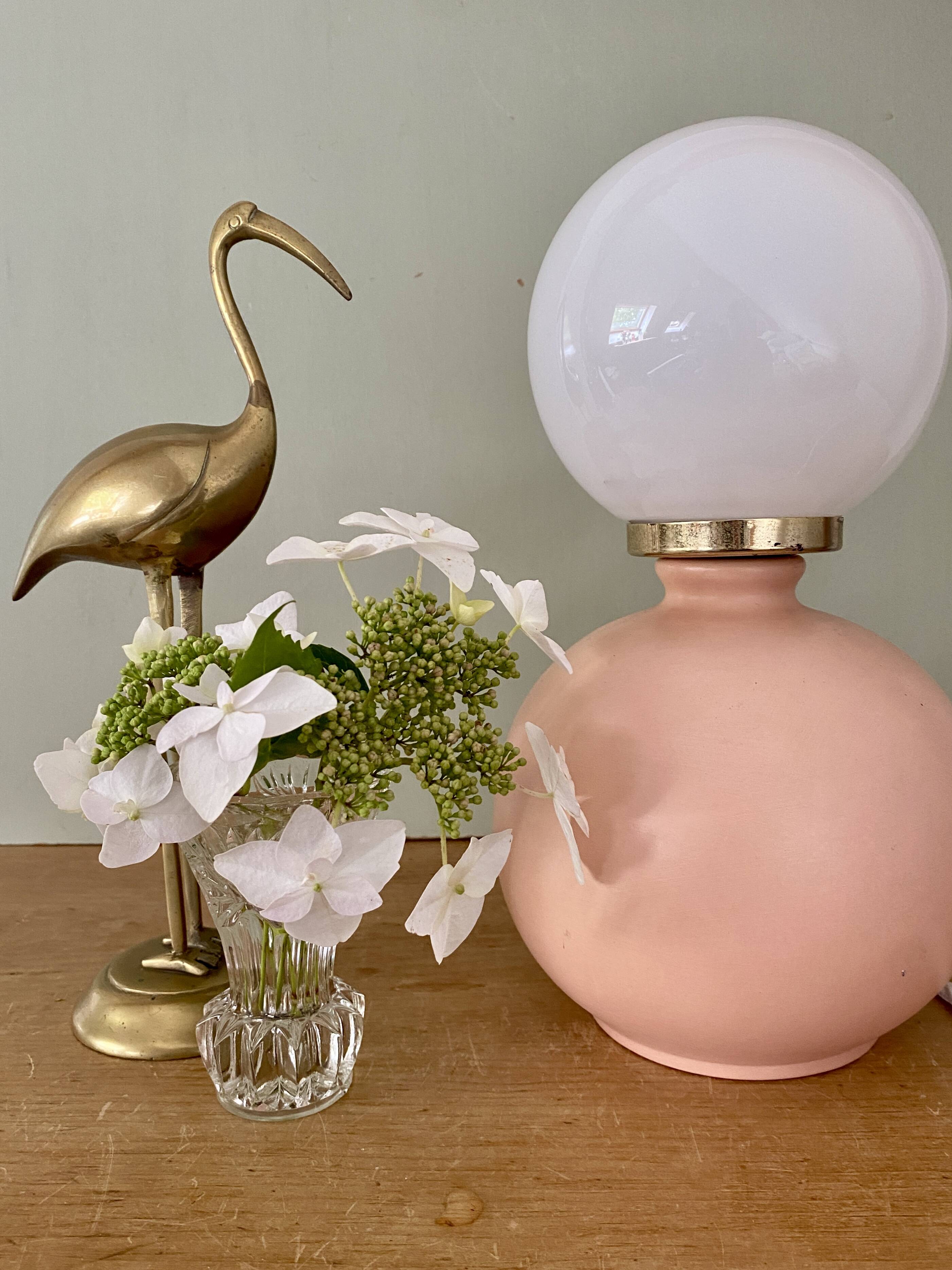 Vintage table lamp in pink ceramic and white opaline