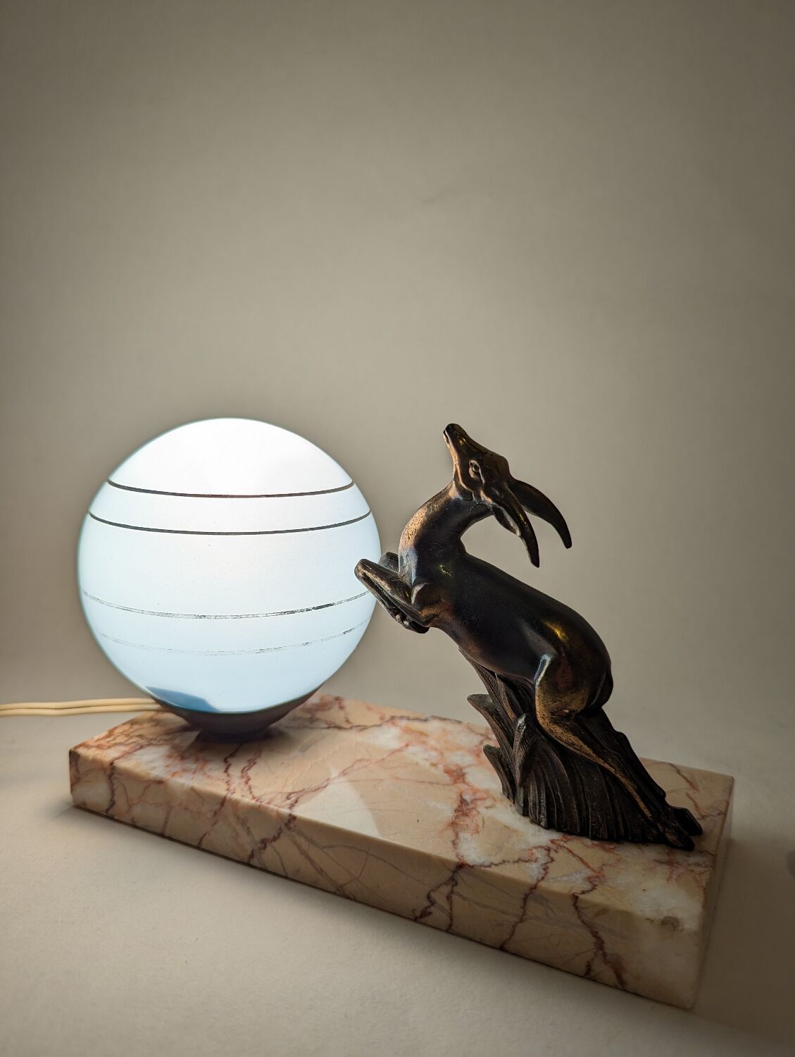 Art deco lamp