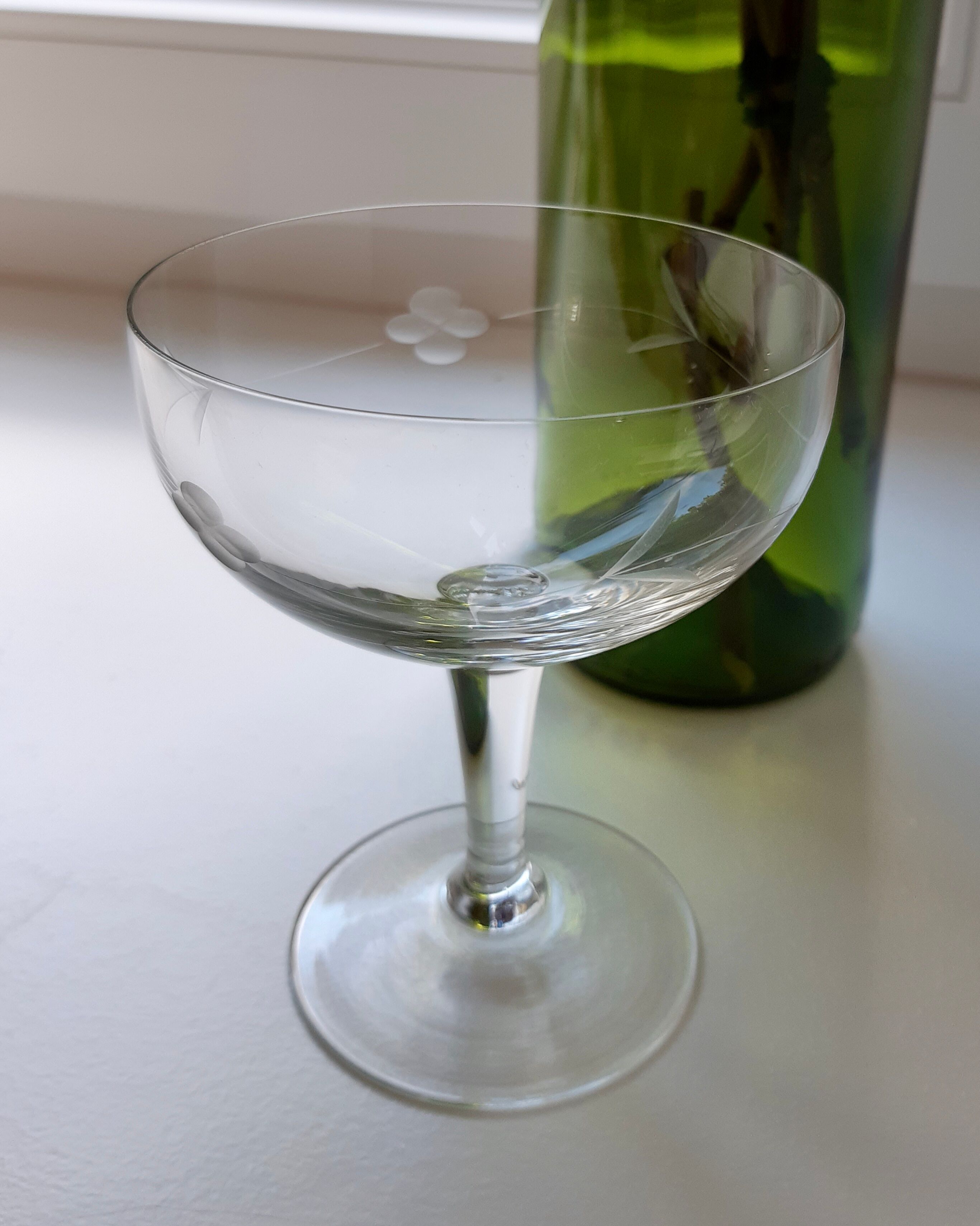 Lot of 6 champagne glasses chiseled 50-60 years