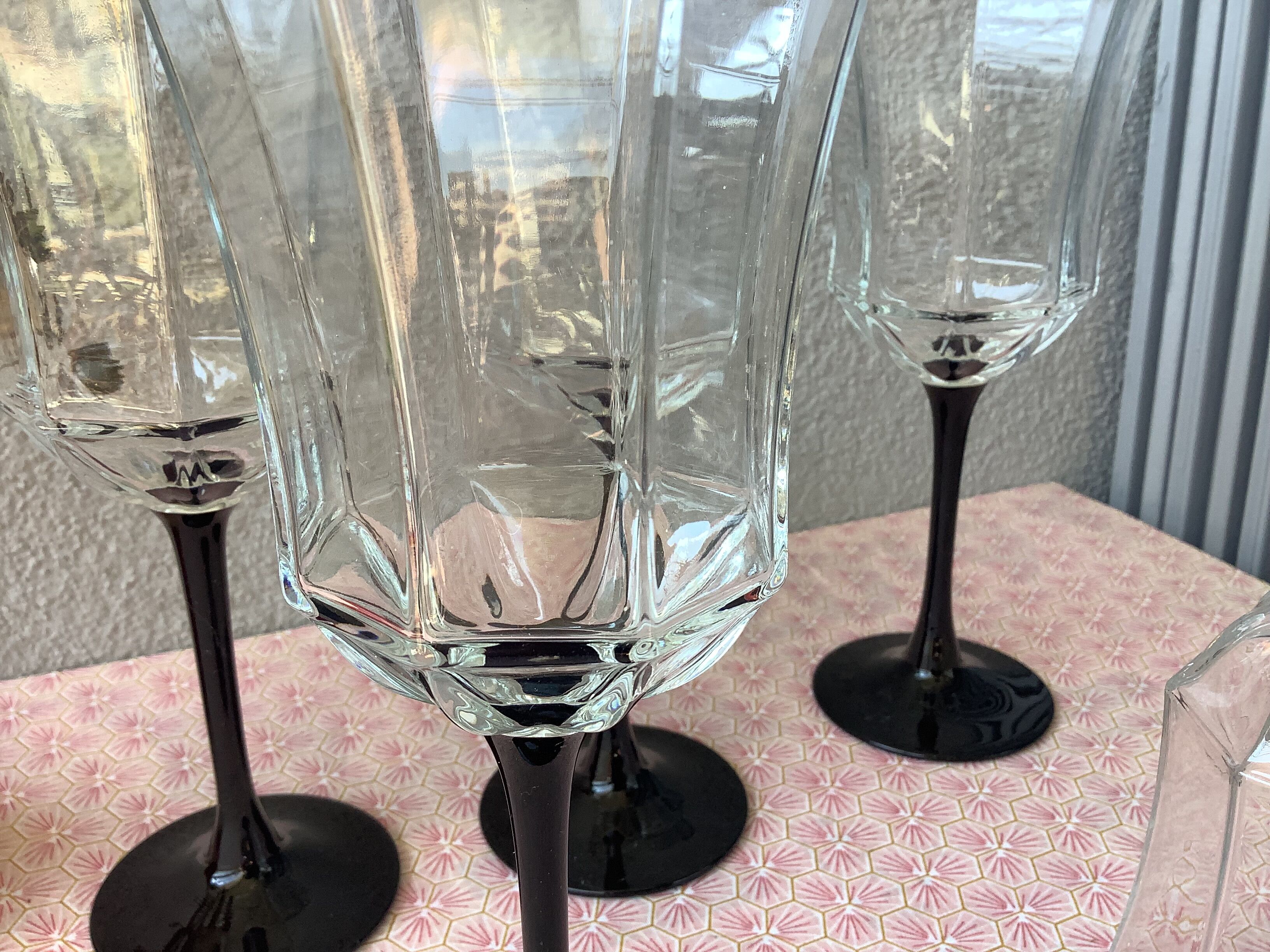 Verres Luminarc Octime à pied noir style art déco