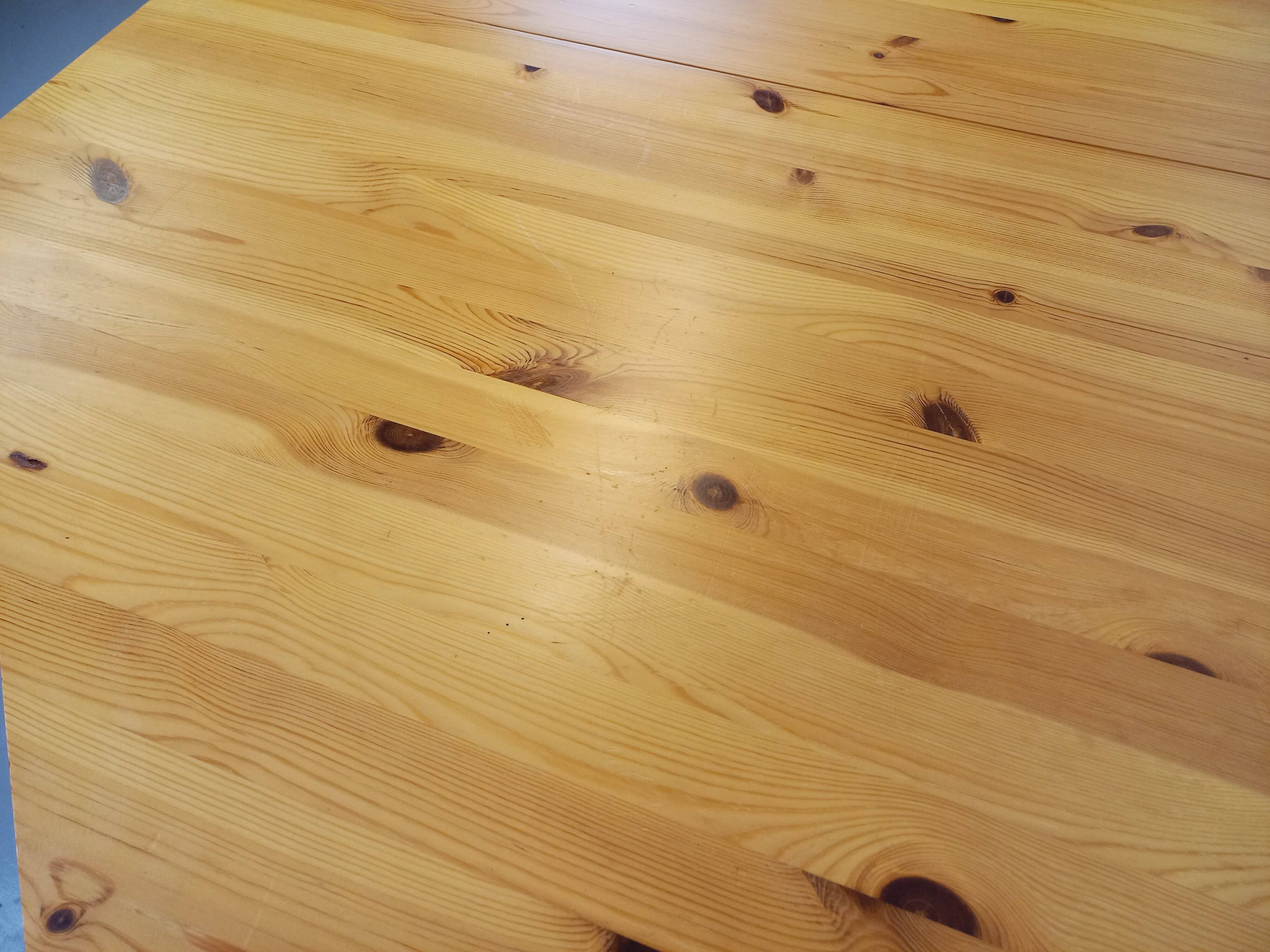 Vintage octagonal dining table from the 1980s in pine with an extension.